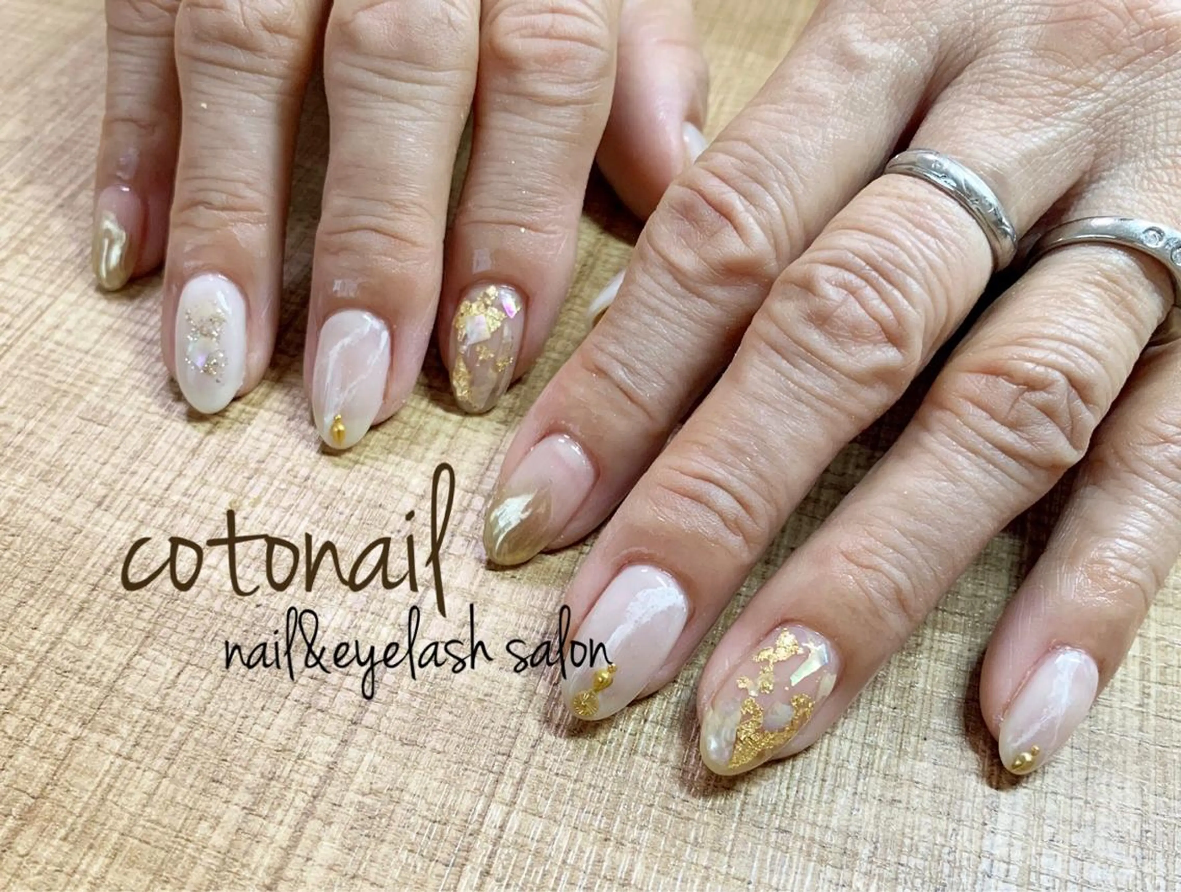 ミディアム ハンドネイル ツメトマツゲ .のネイルデザイン