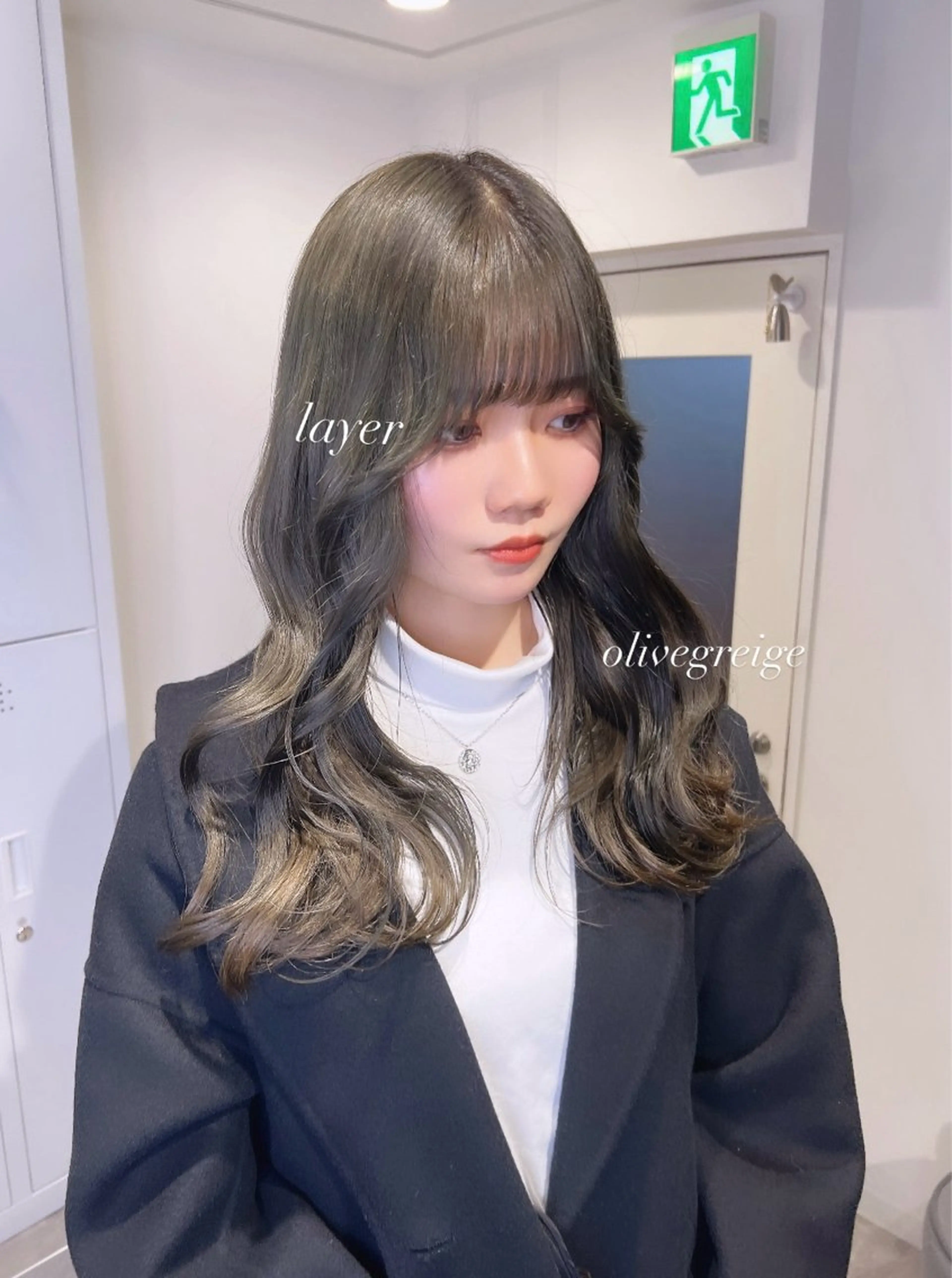 カラー ブリーチ ケアブリーチ TOMONA👑 透明感カラーレイヤーのヘアスタイル