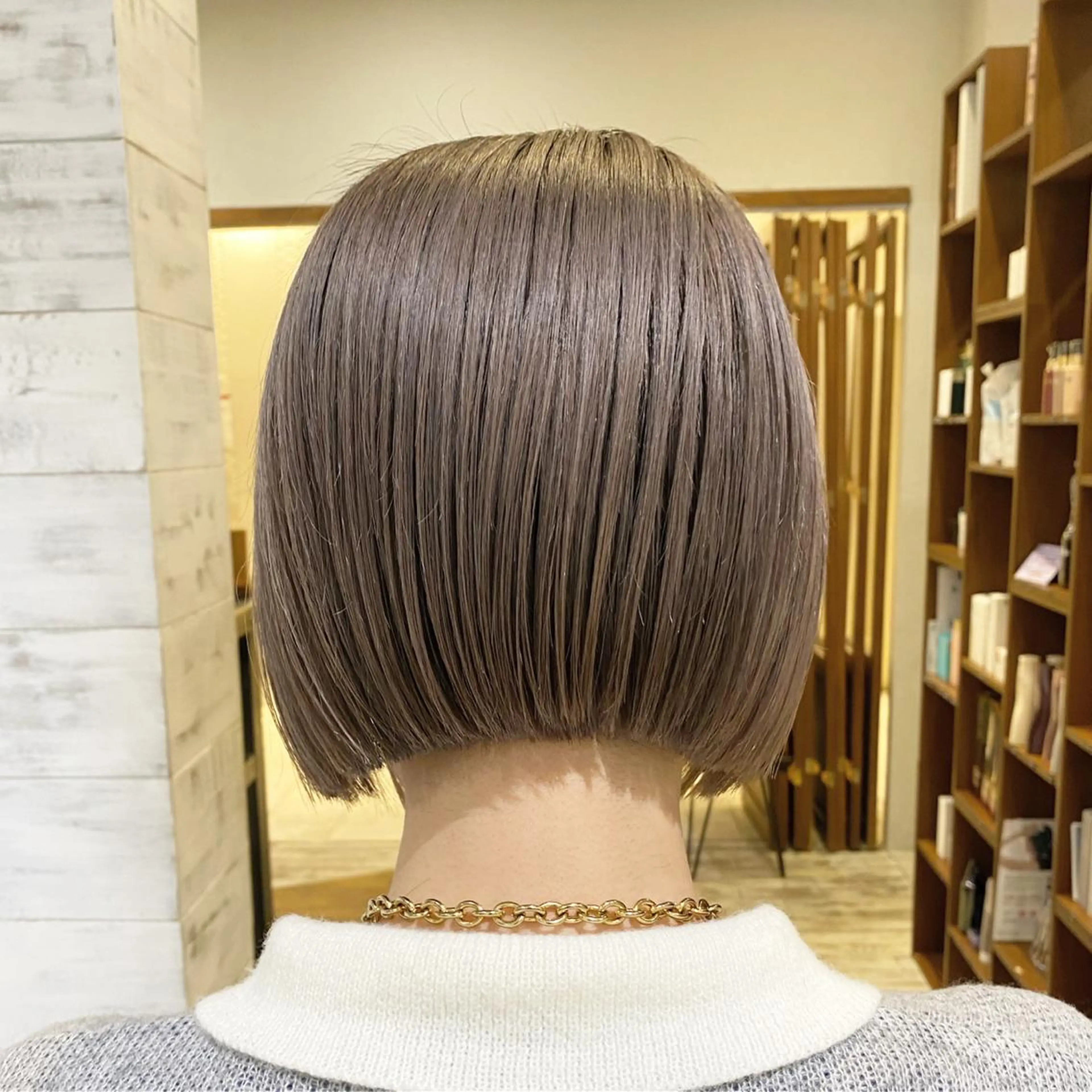 ショート ボブ カット ヘアカラー 栗原 瑞稀のヘアスタイル