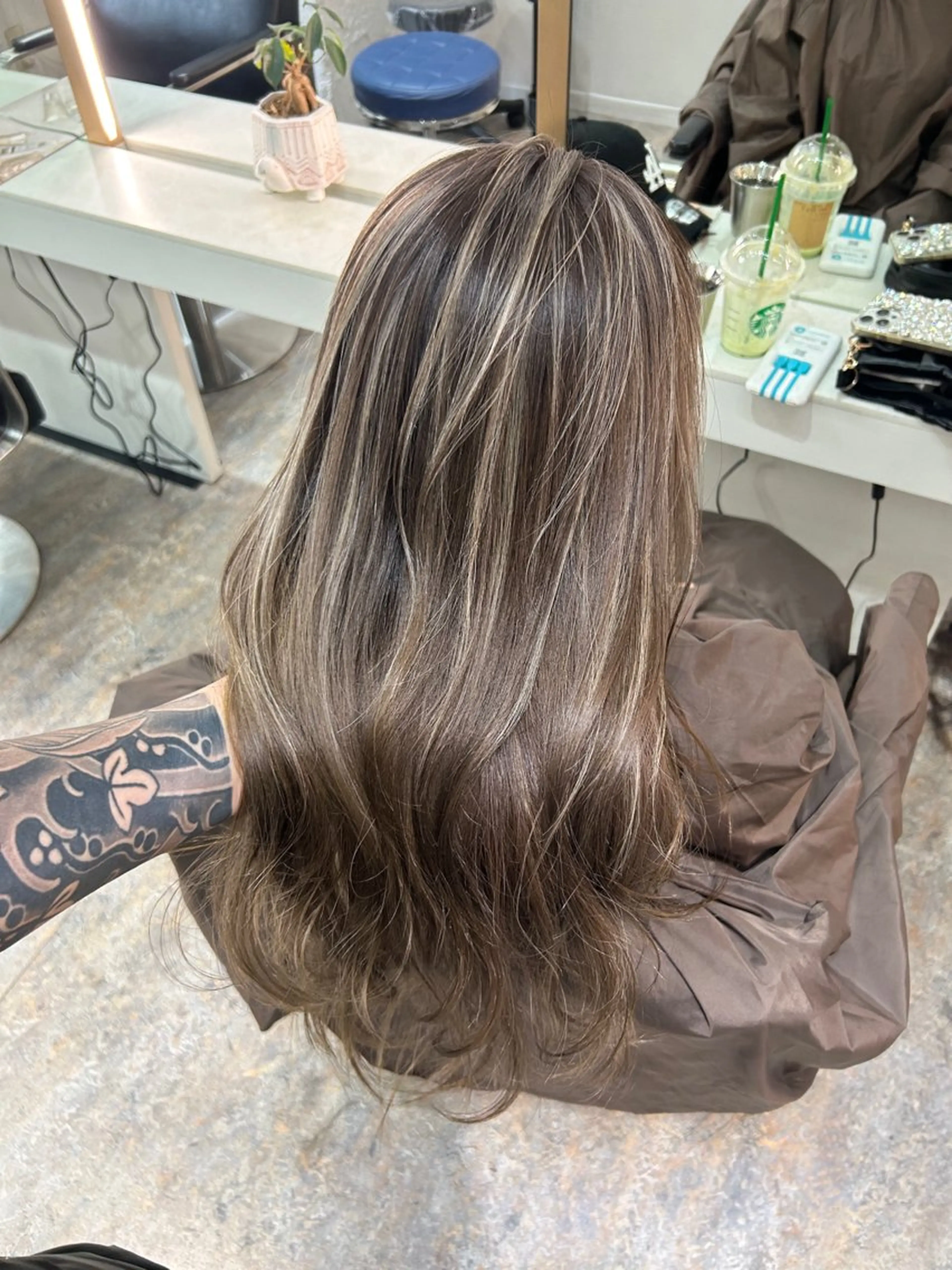 セミロング カラー グレージュ カット ヘアカラー トリートメント レイヤーカット BLend 渋谷のヘアスタイル