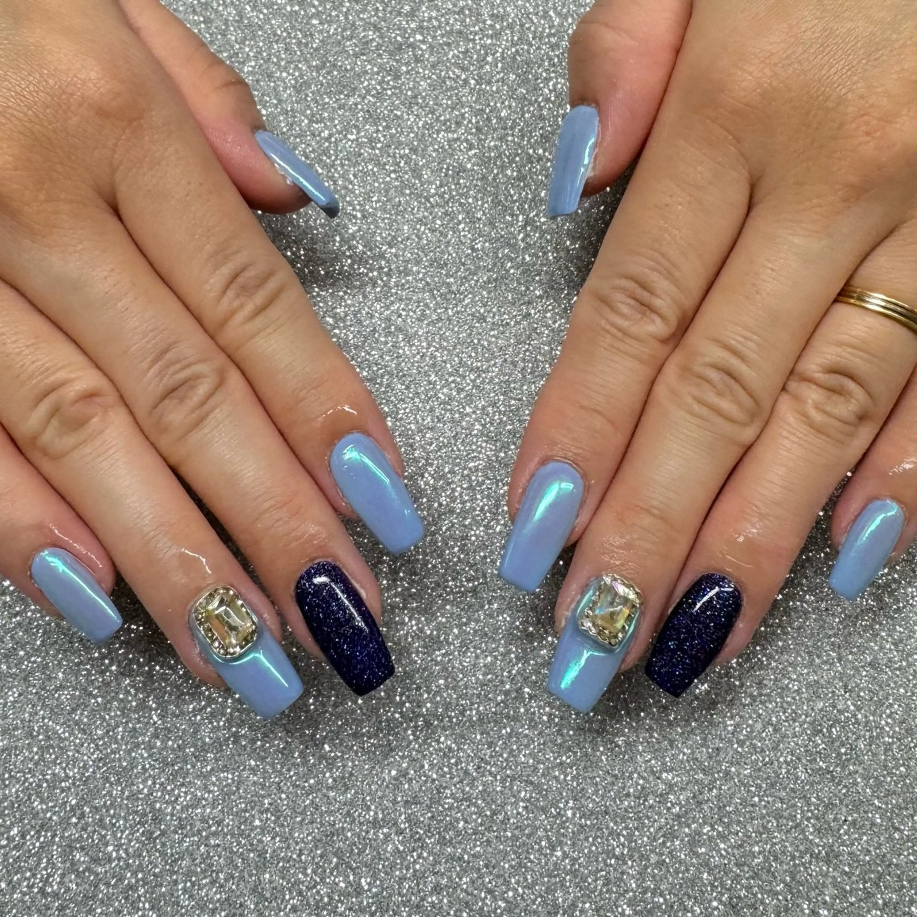 ネイル ハンドネイル VIERU 🌈🎀💖のネイルデザイン