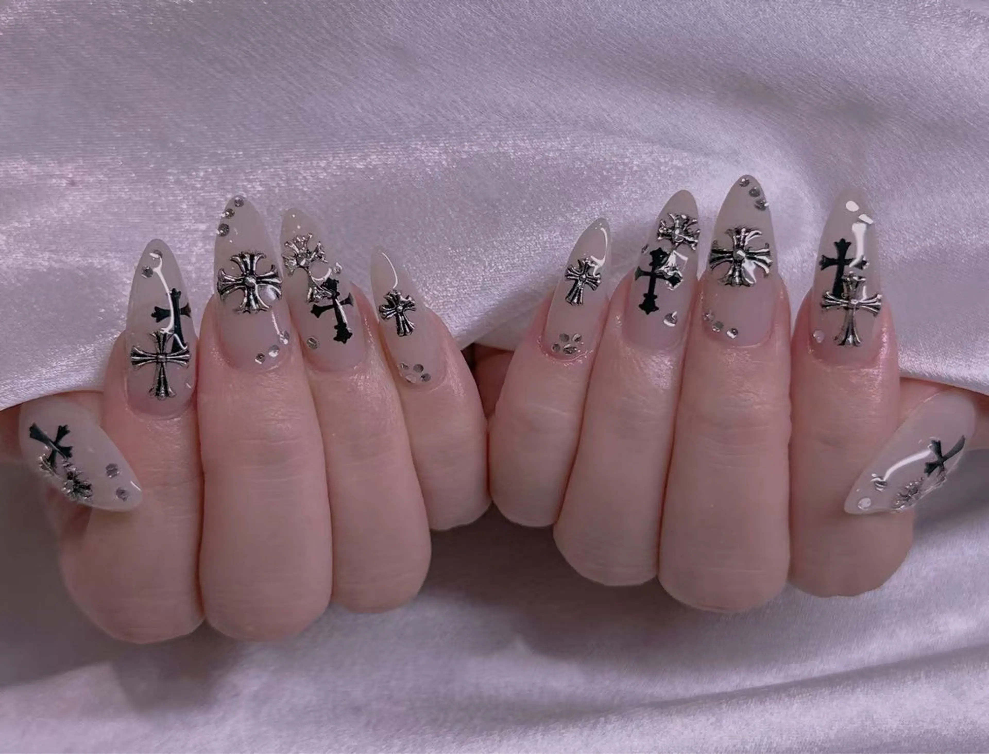 ネイル M2ネイルサロン【長さ出し&フィルイン導入店】所属・長さ出し専門店 RIRIのネイルデザイン