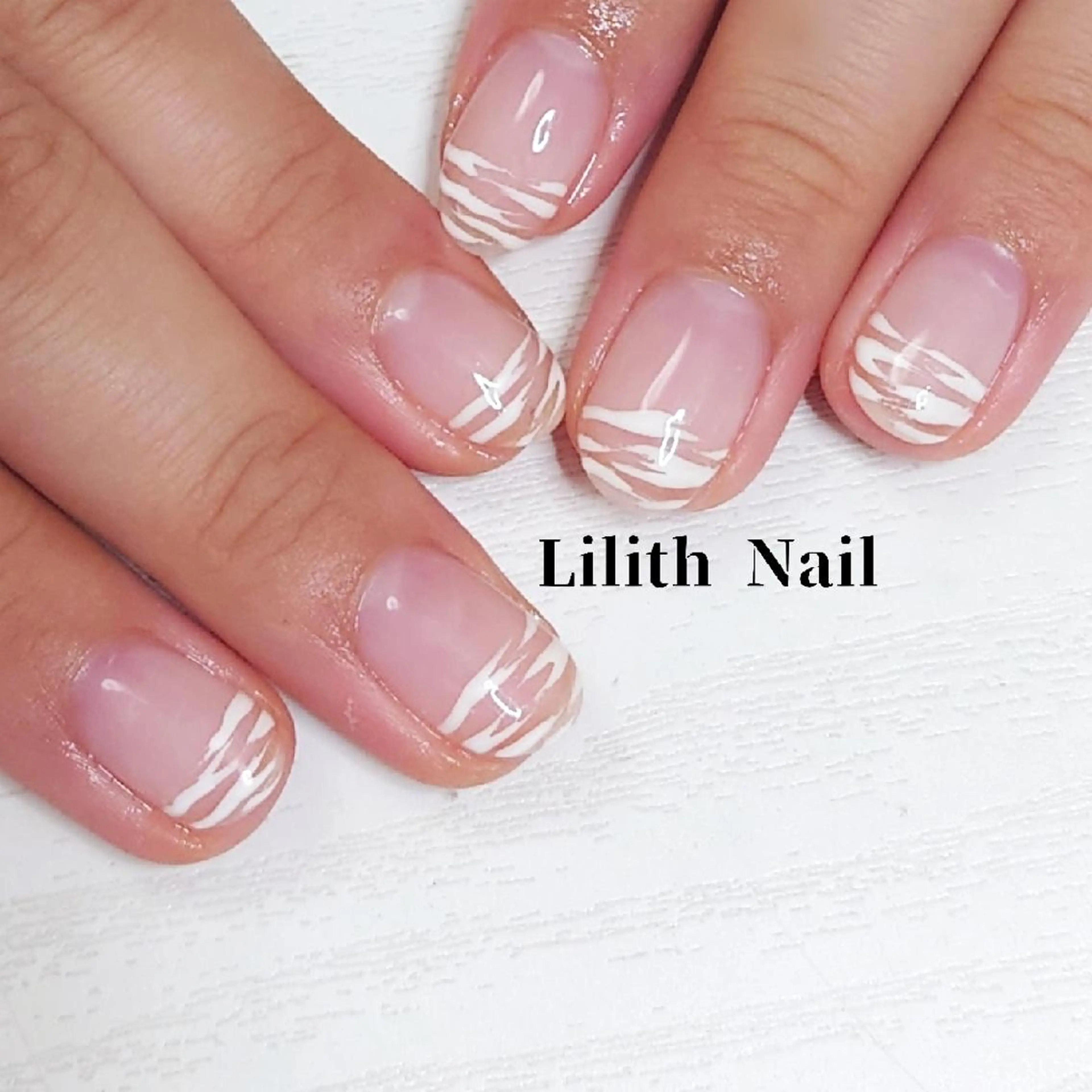 ネイル アニマル柄 クリアネイル フレンチネイル ショートネイル シンプルネイル ハンドネイル Lilith Nailのネイルデザイン