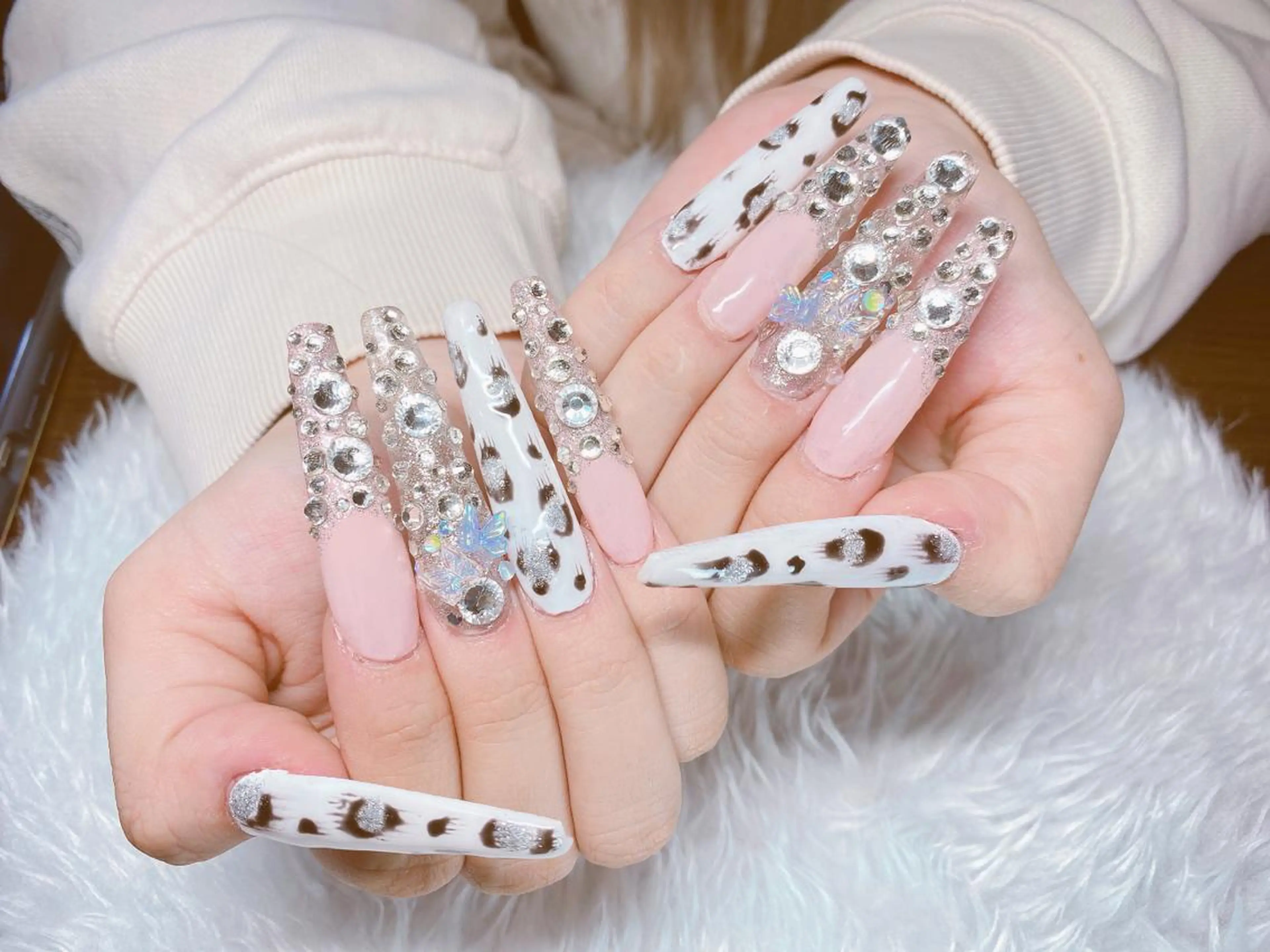 ネイル ロングネイル スカルプネイル ハンドネイル ハンドケア ネイルサロン HARRYS所属・ネイル・脱毛サロン HARRYSのエステ・リラクイメージ