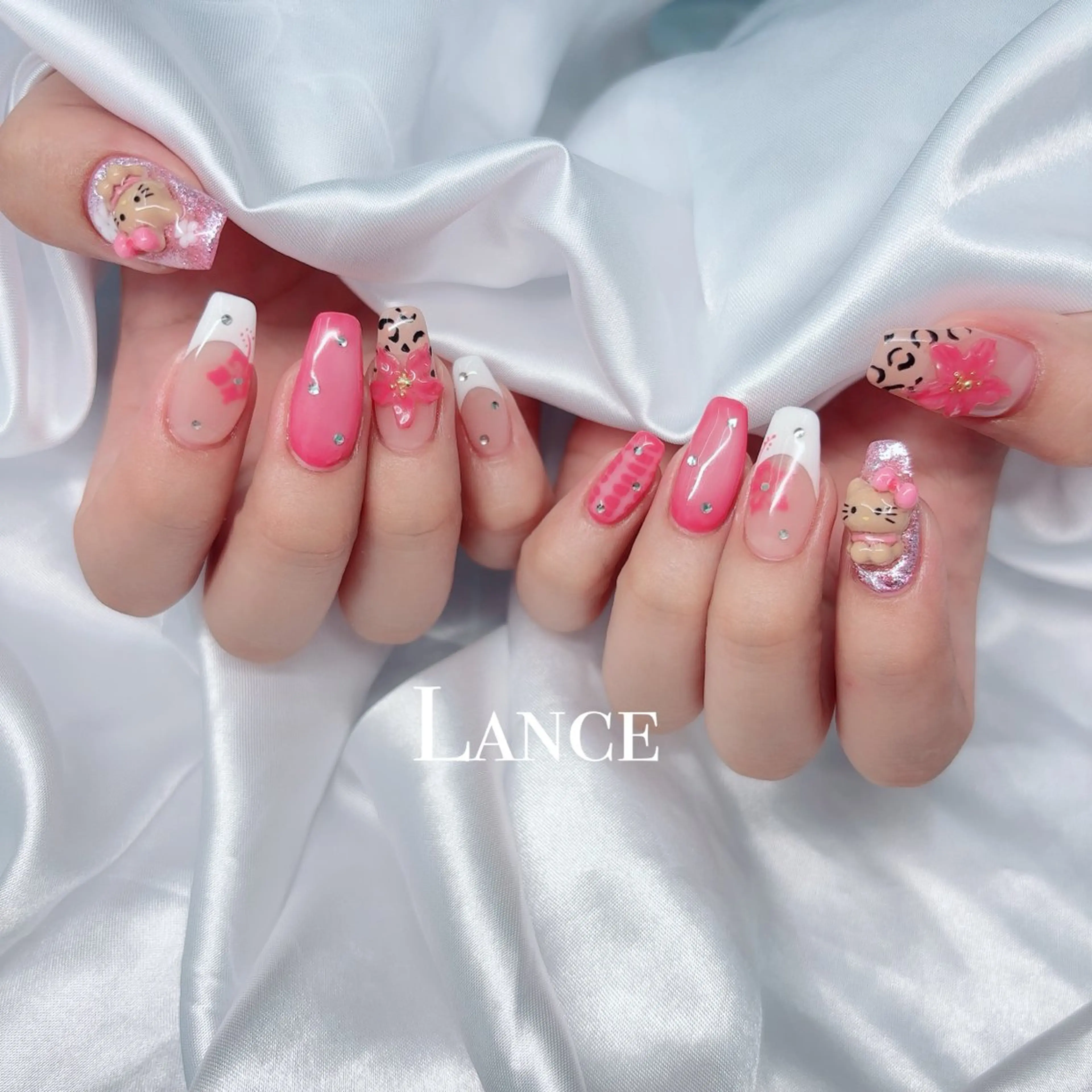 ネイル オーロラネイル ブルー フットネイル 氷ネイル・うるうるネイル キラキラネイル ハンドネイル Lance nailのネイルデザイン