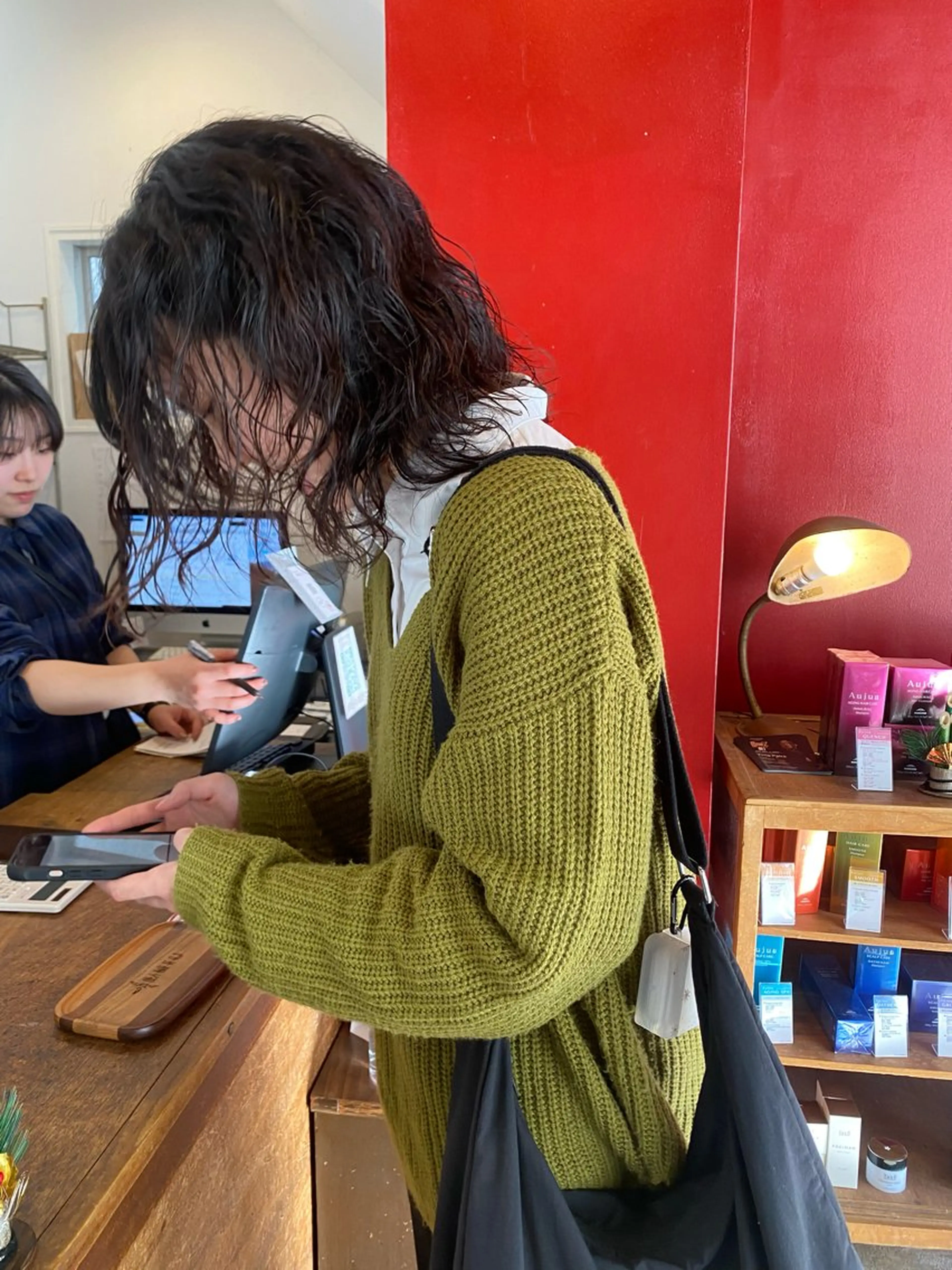 ミディアム パーマ 小日向 沙織のヘアスタイル