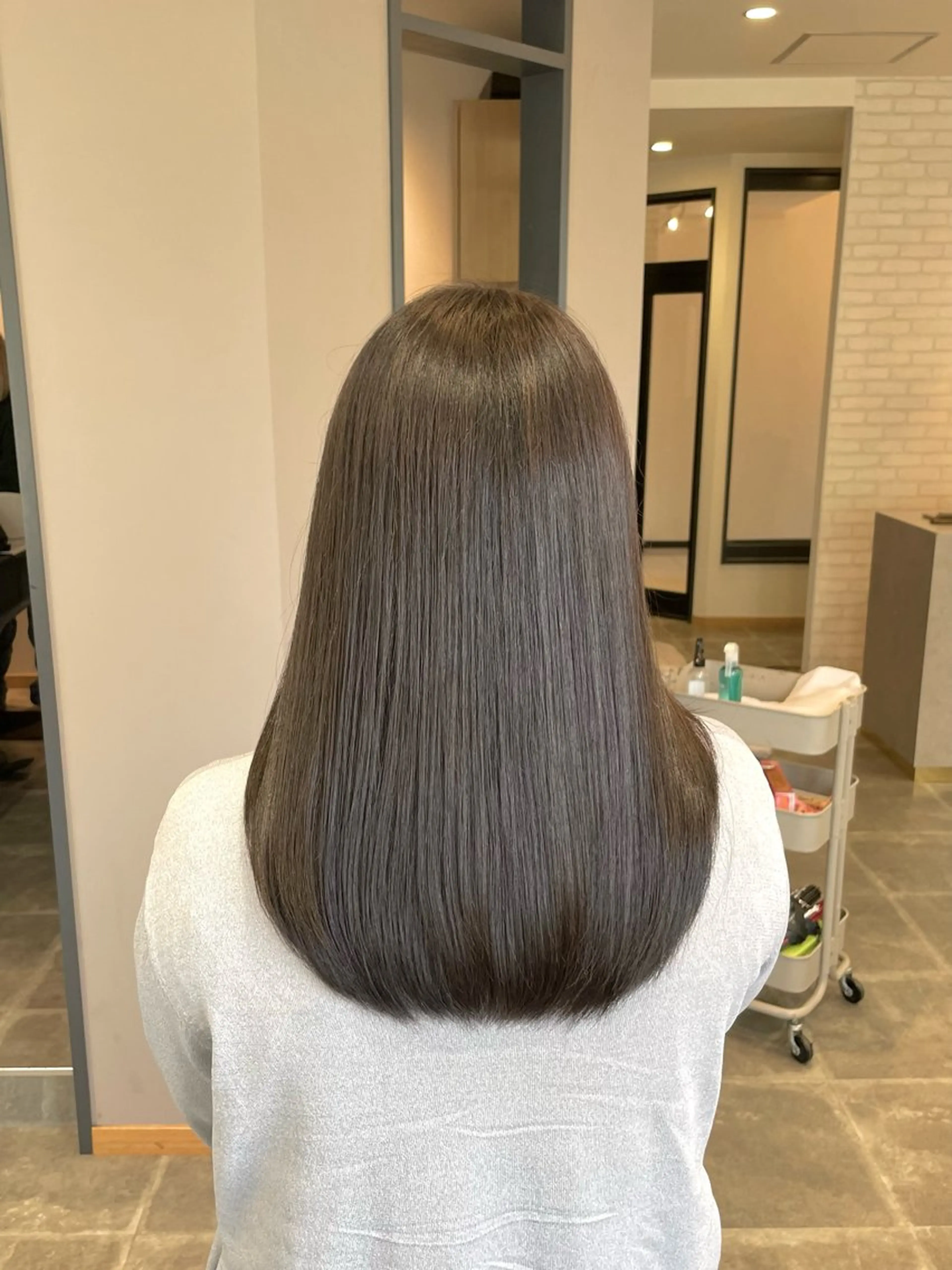 セミロング カラー カット ヘアカラー トリートメント 西村 れいのヘアスタイル