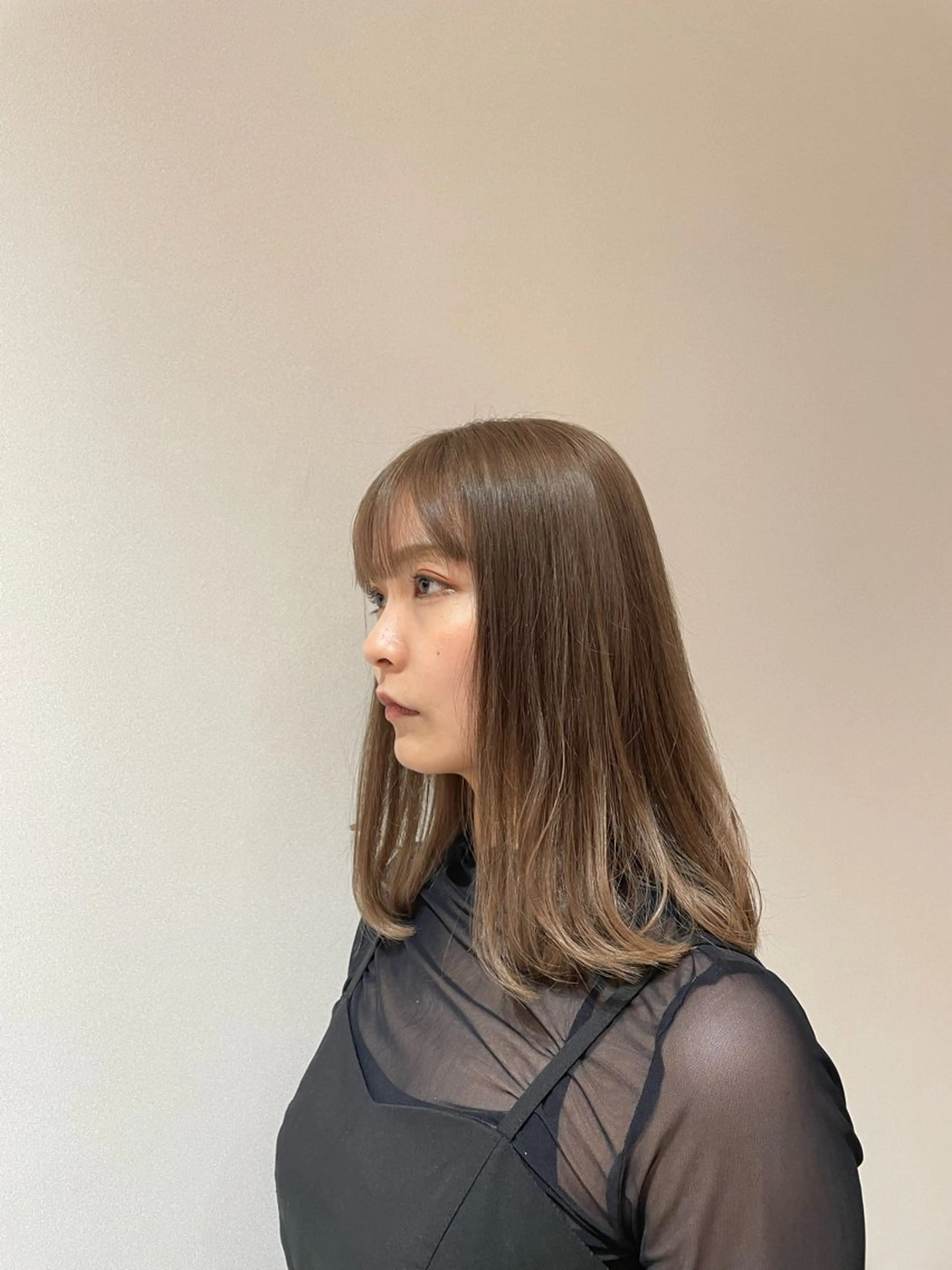 ミディアム カラー ブリーチ グレージュ OASIS AVEDA 立川所属・ボブ/ショート/ ゆづきのヘアスタイル