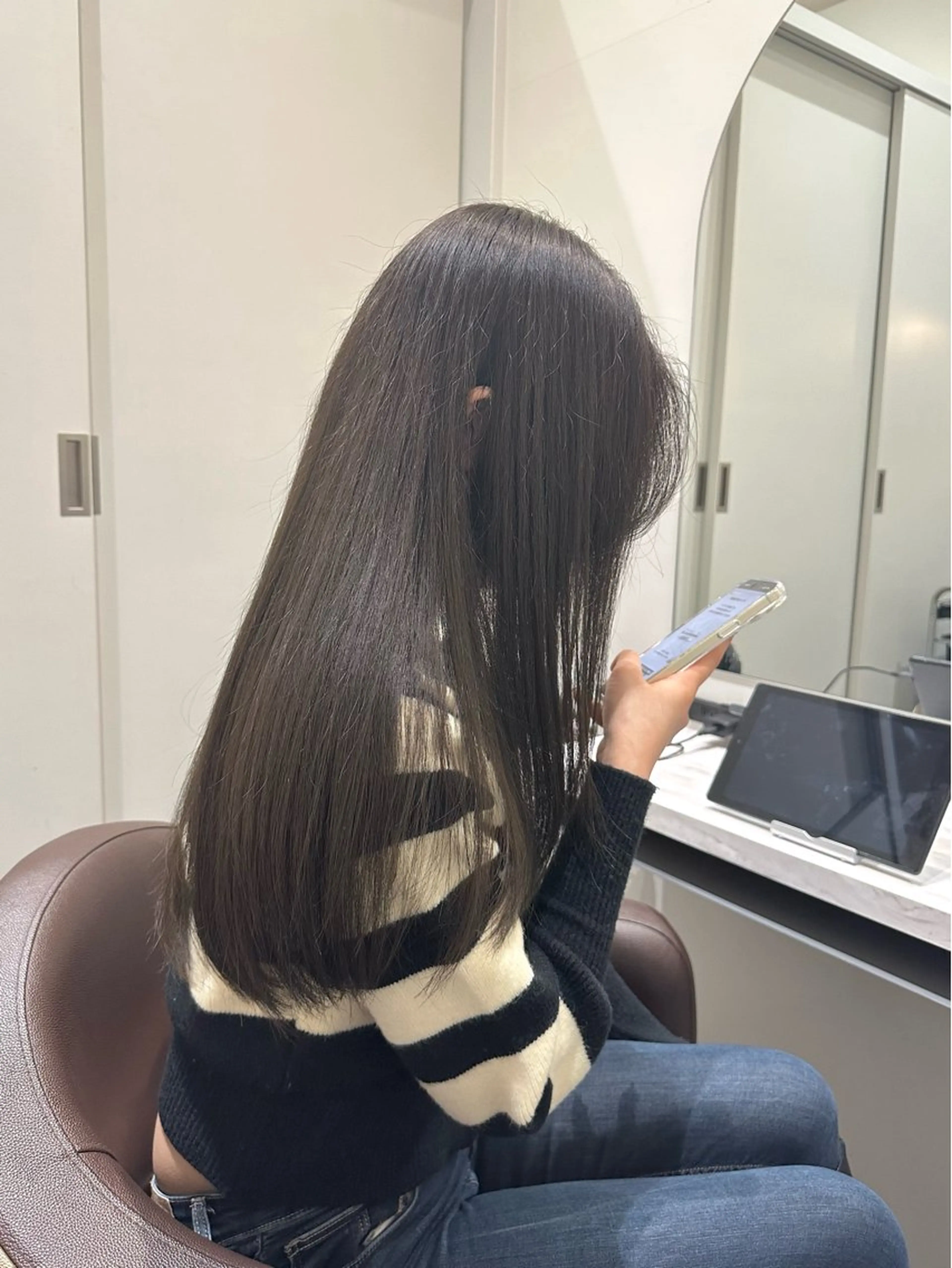 ロング カラー ブリーチ グレージュ ブリーチなしカラー オリーブグレージュ オリーブグレー LUMO所属・矢野 晃平のヘアスタイル
