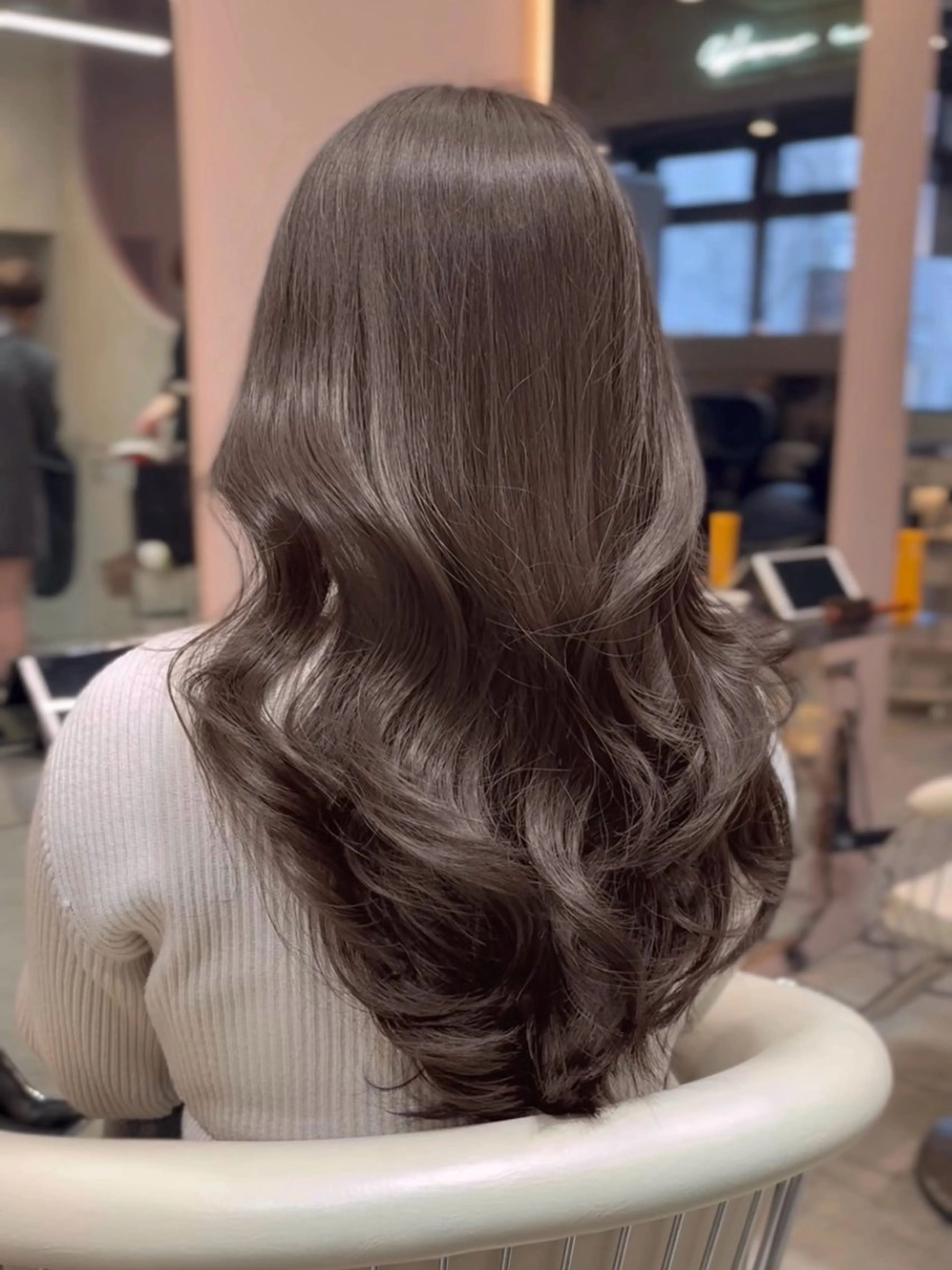 セミロング カラー 髪質改善 縮毛矯正 韓国ヘア　柏崎颯刀のヘアスタイル