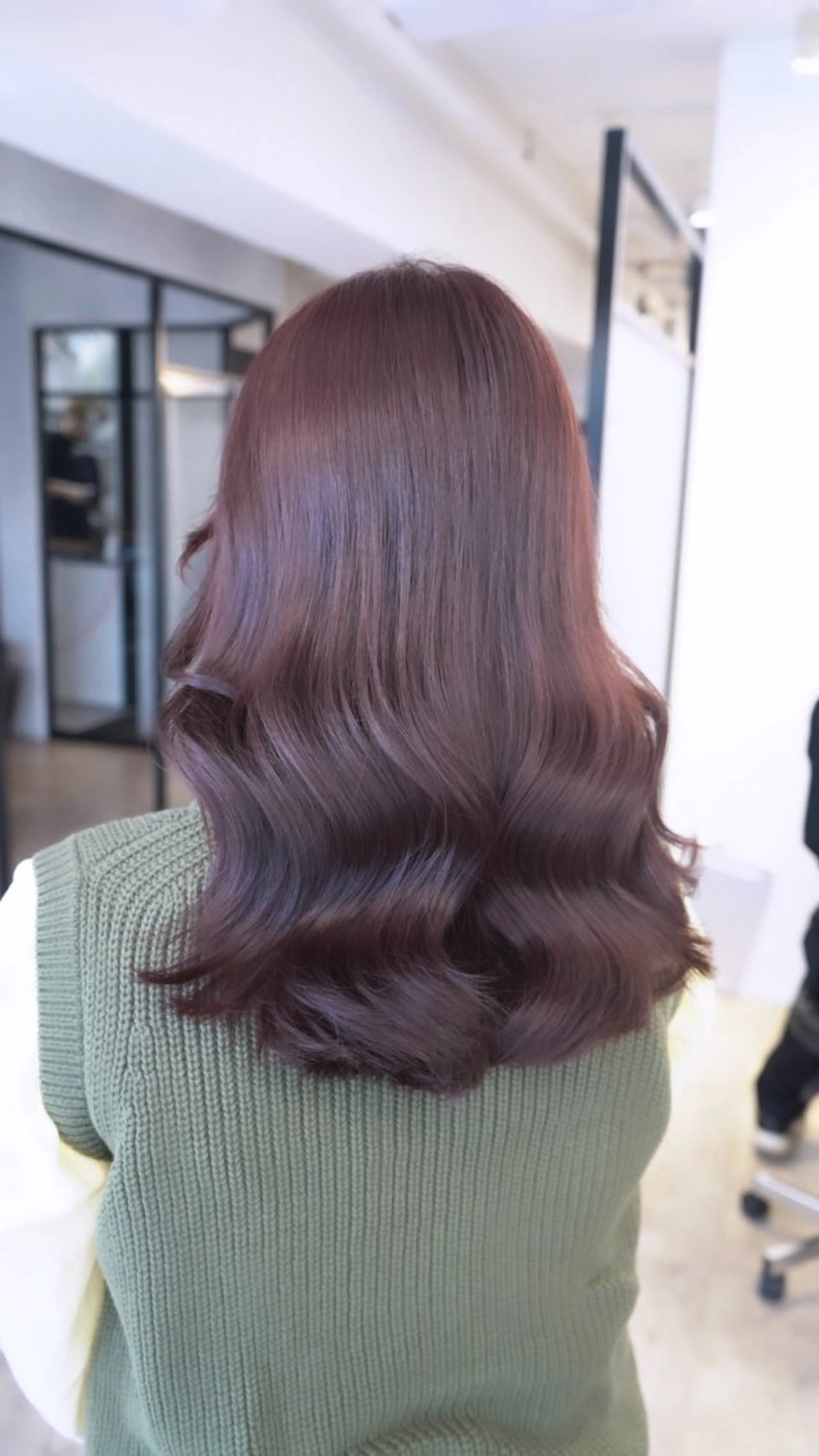 ロング カラー ブリーチ グレージュ ブリーチなしカラー ピンクカラー レイヤーカット カット ヘアカラー トリートメント シェアサロン　salowin所属・✨ブリーチなし透明感 カラー🥇ユースケのヘアスタイル