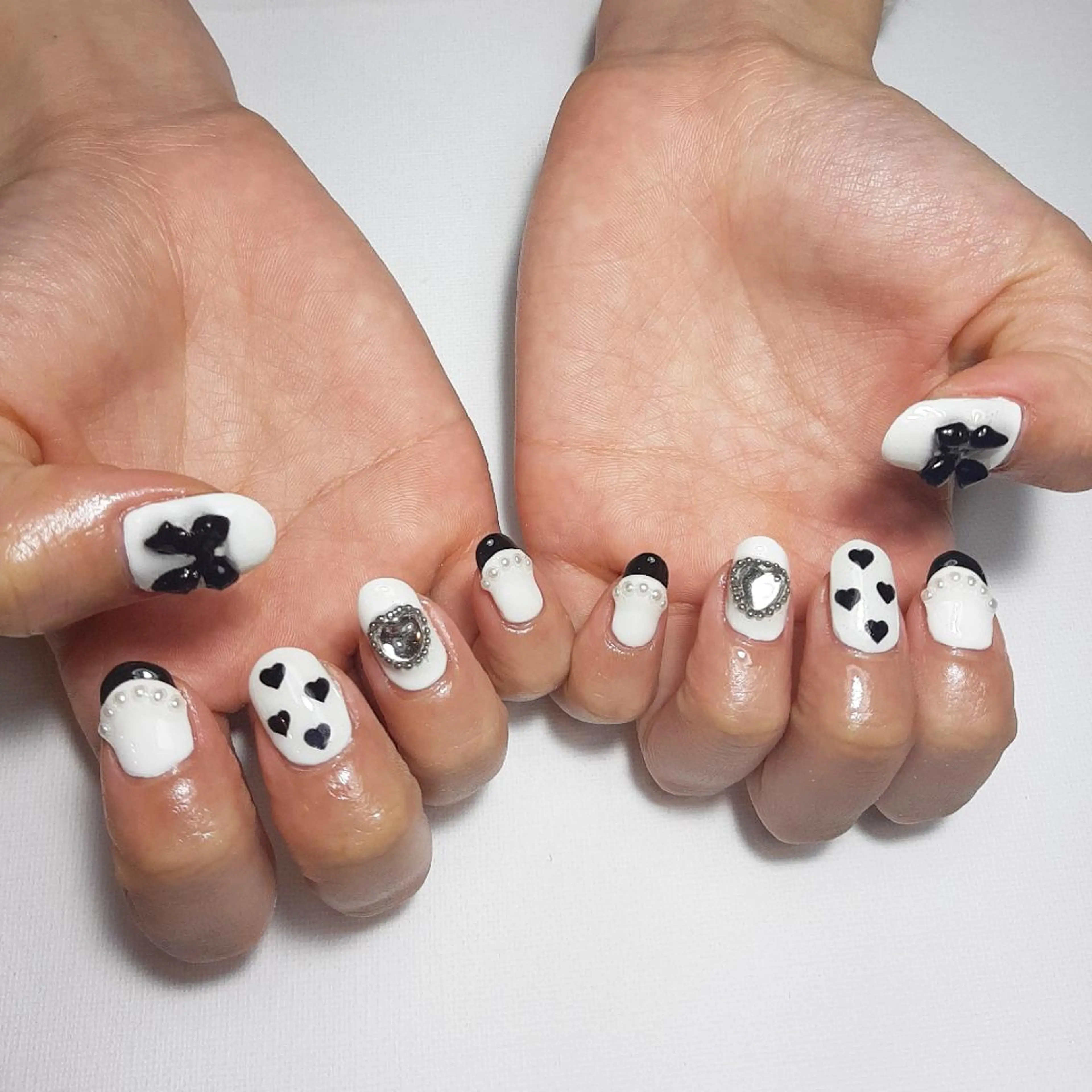 ネイル フレンチネイル ハート リボン バレンタイン ホワイト owlnail /持込みデザイン専門のネイルデザイン