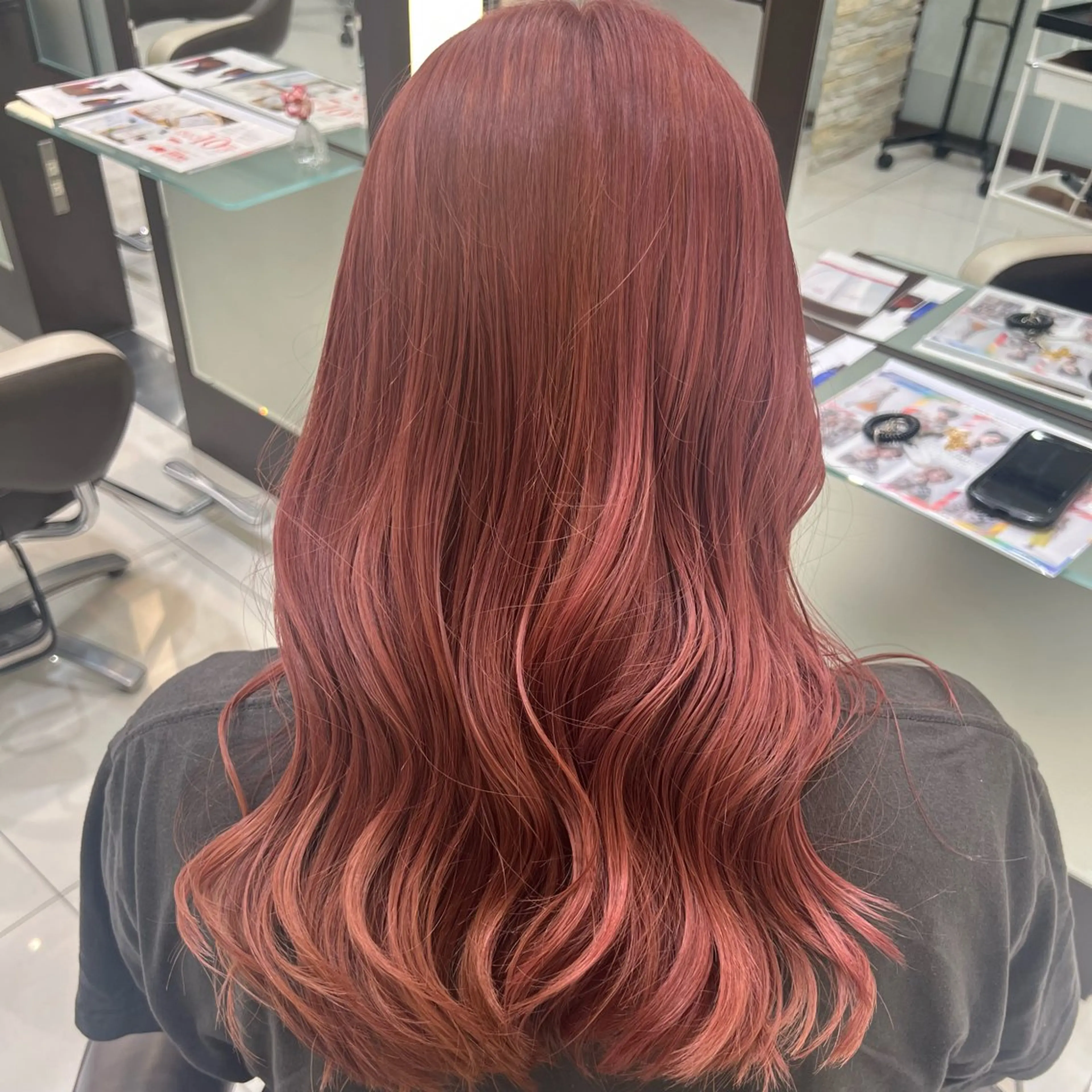 ロング ハイトーン／ 透明感カラー Mioのヘアスタイル