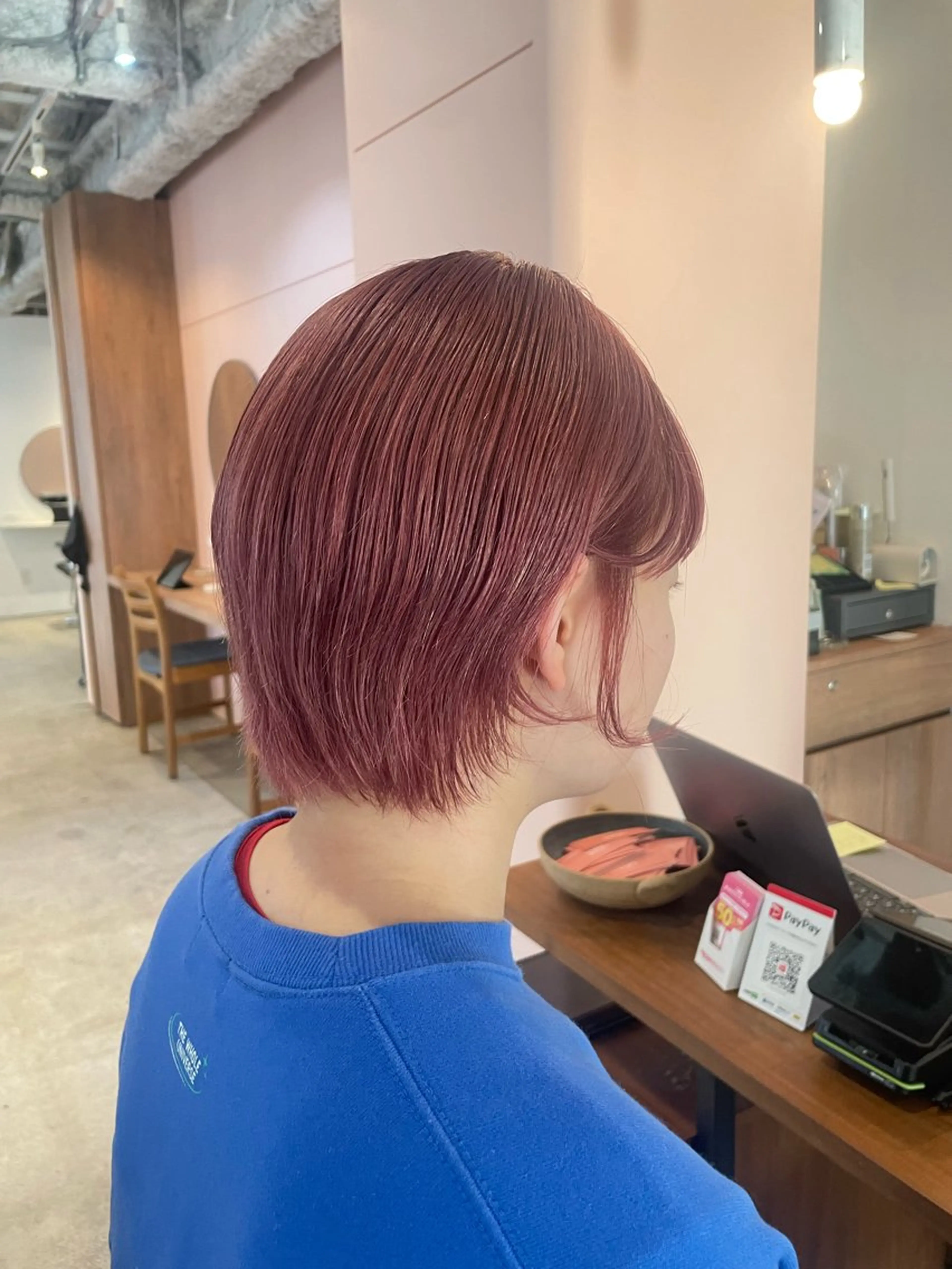 ショート カラー ベージュカラー ブリーチ ピンクカラー ピンクベージュ ヘアカラー ゆるふわガーリーst yle🩰yuukaのヘアスタイル