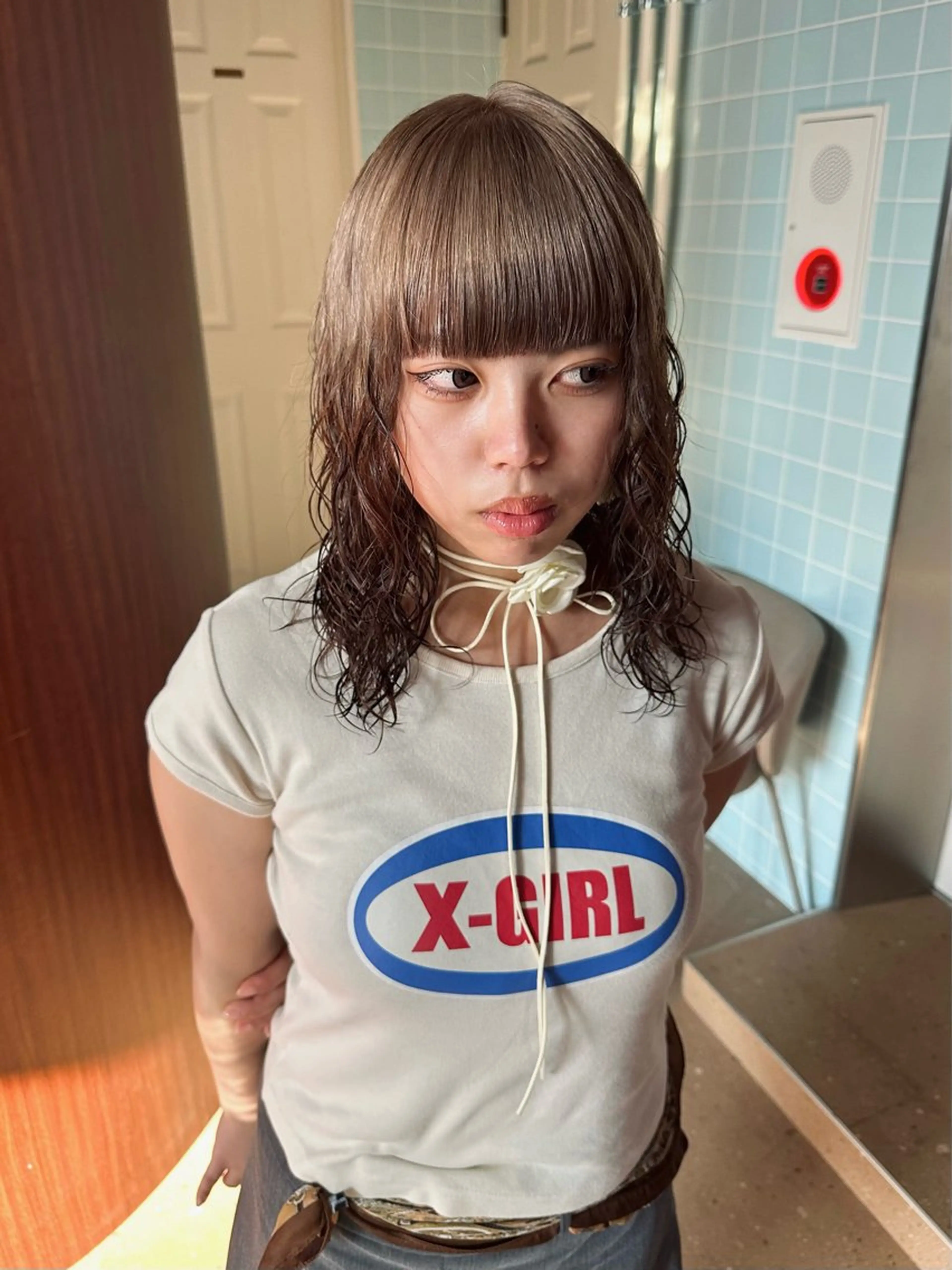 ミディアム カラー パーマ ボブレイヤー ミディアムパーマ ブリーチ デザインカラー ボブ カット ヘアカラー トリートメント ウルフ/レイヤー/ 渋谷🔮西村 悠大のヘアスタイル