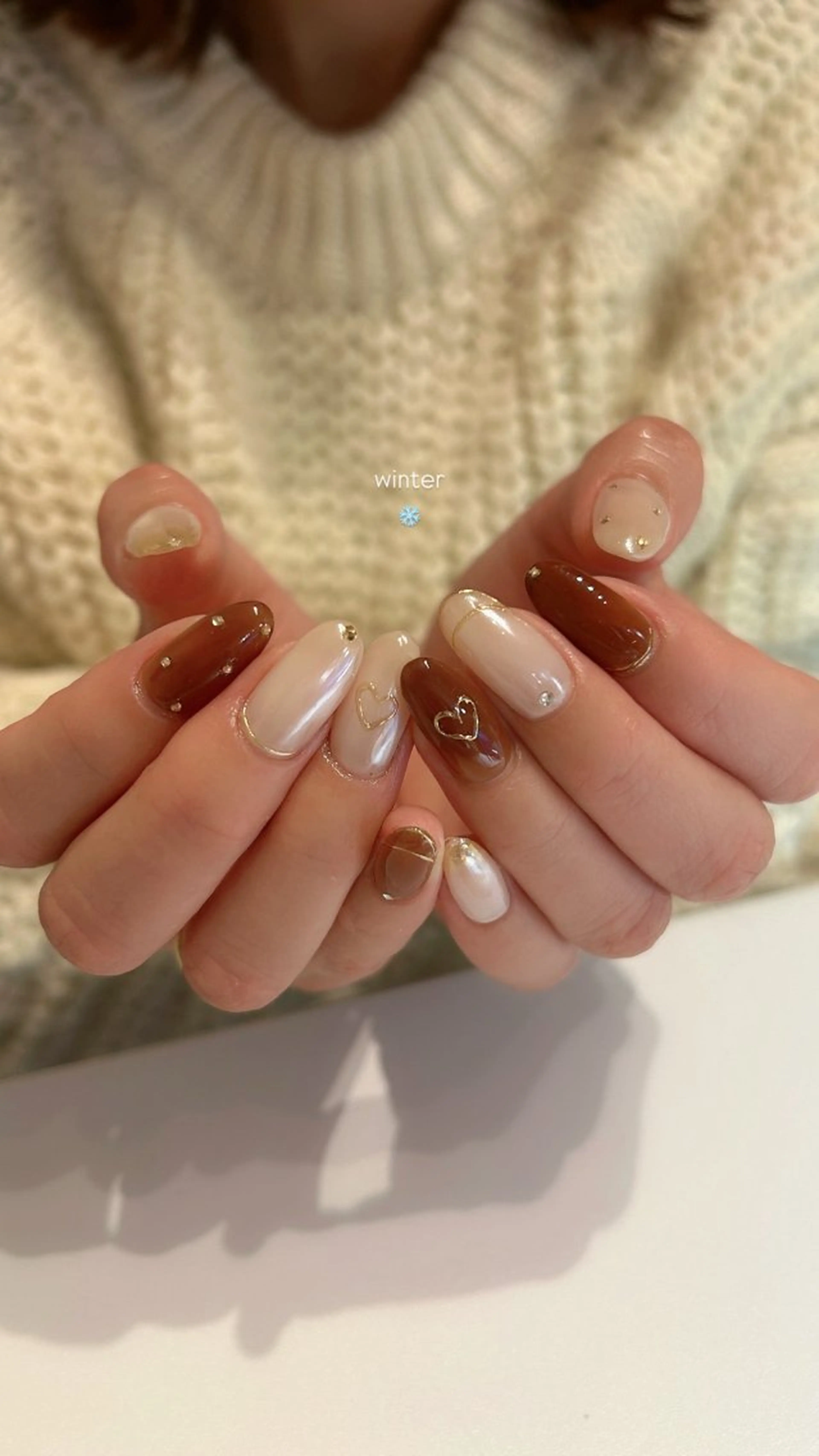 ネイル ブラウン ミラーネイル ワンカラーネイル ホワイト ハンドネイル nail salon moiのネイルデザイン