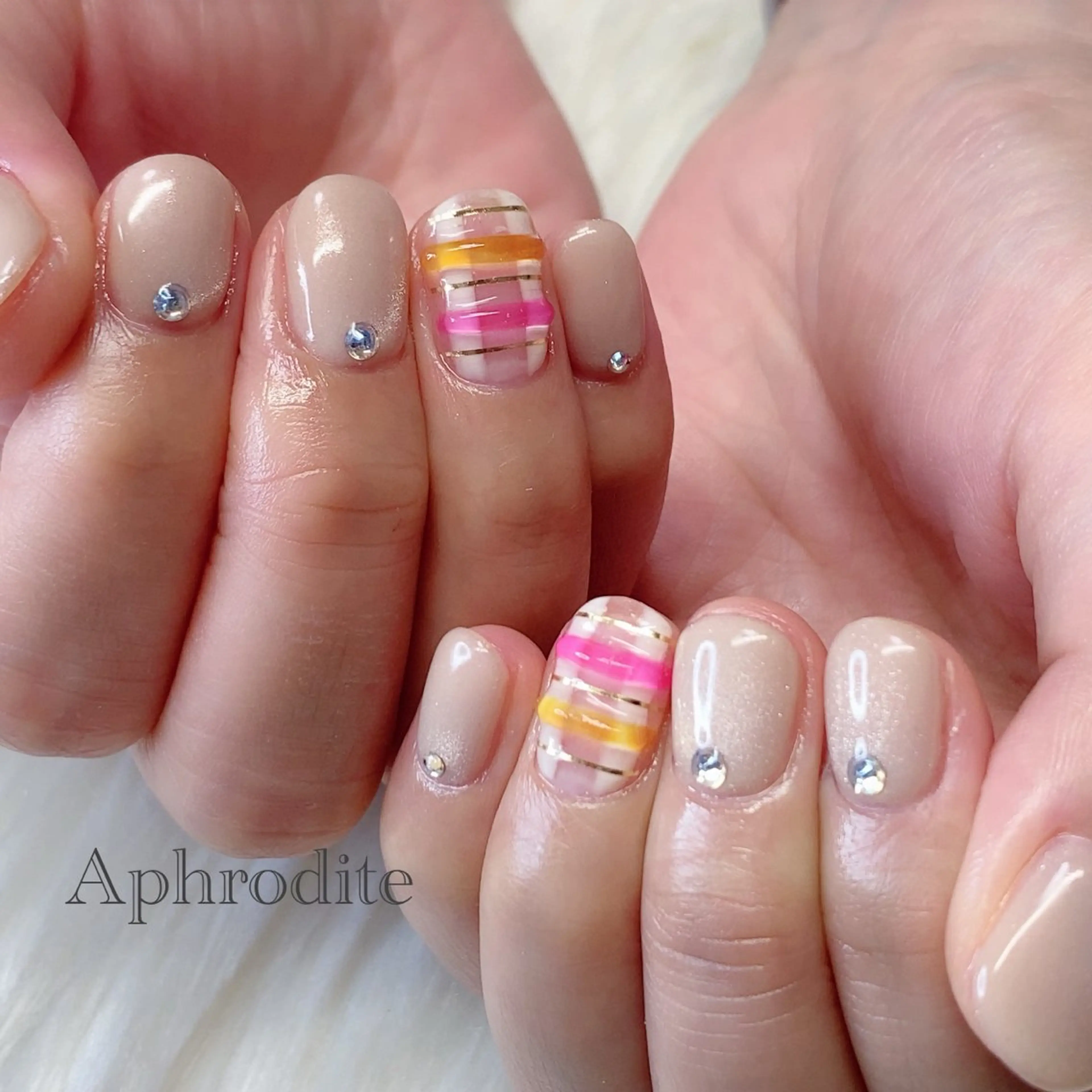 ネイル Aphrodite パラジェル認定サロンのネイルデザイン