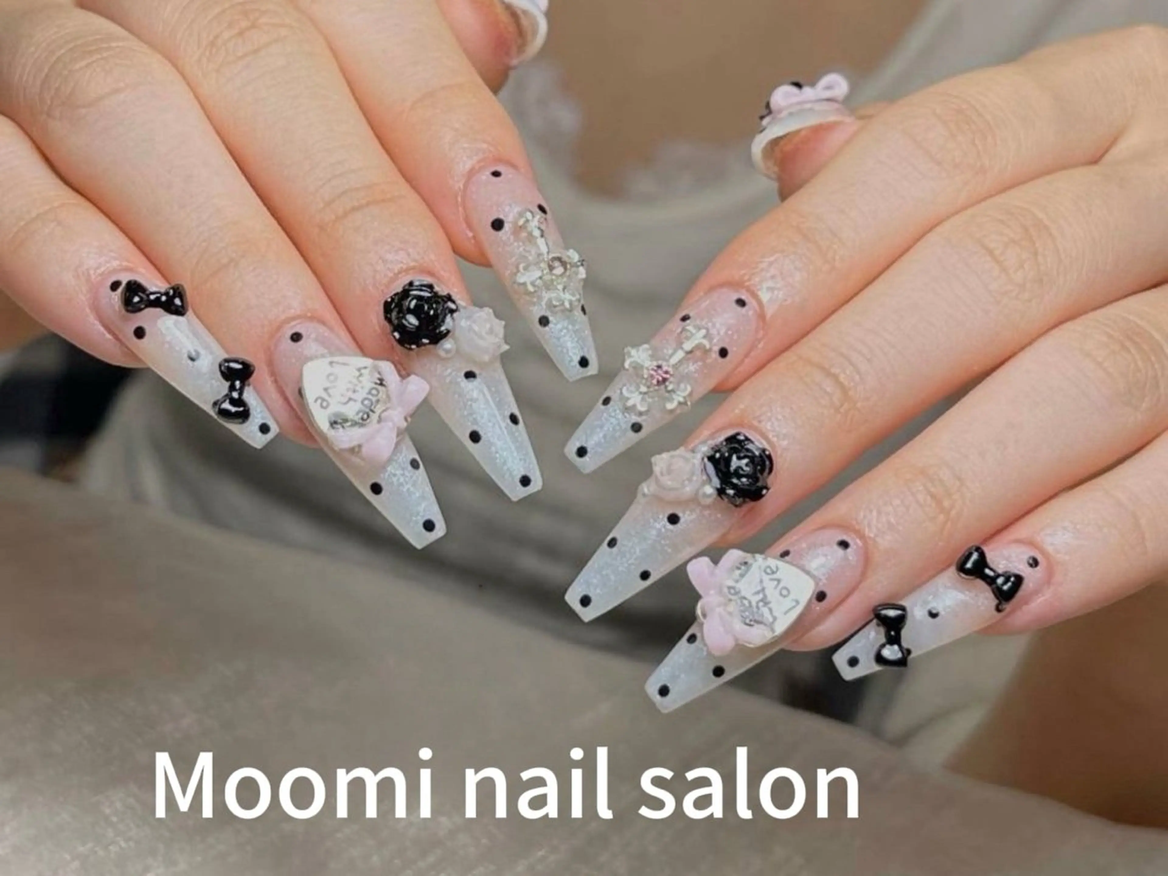ロング ハンドネイル Moomi あずりのネイルデザイン