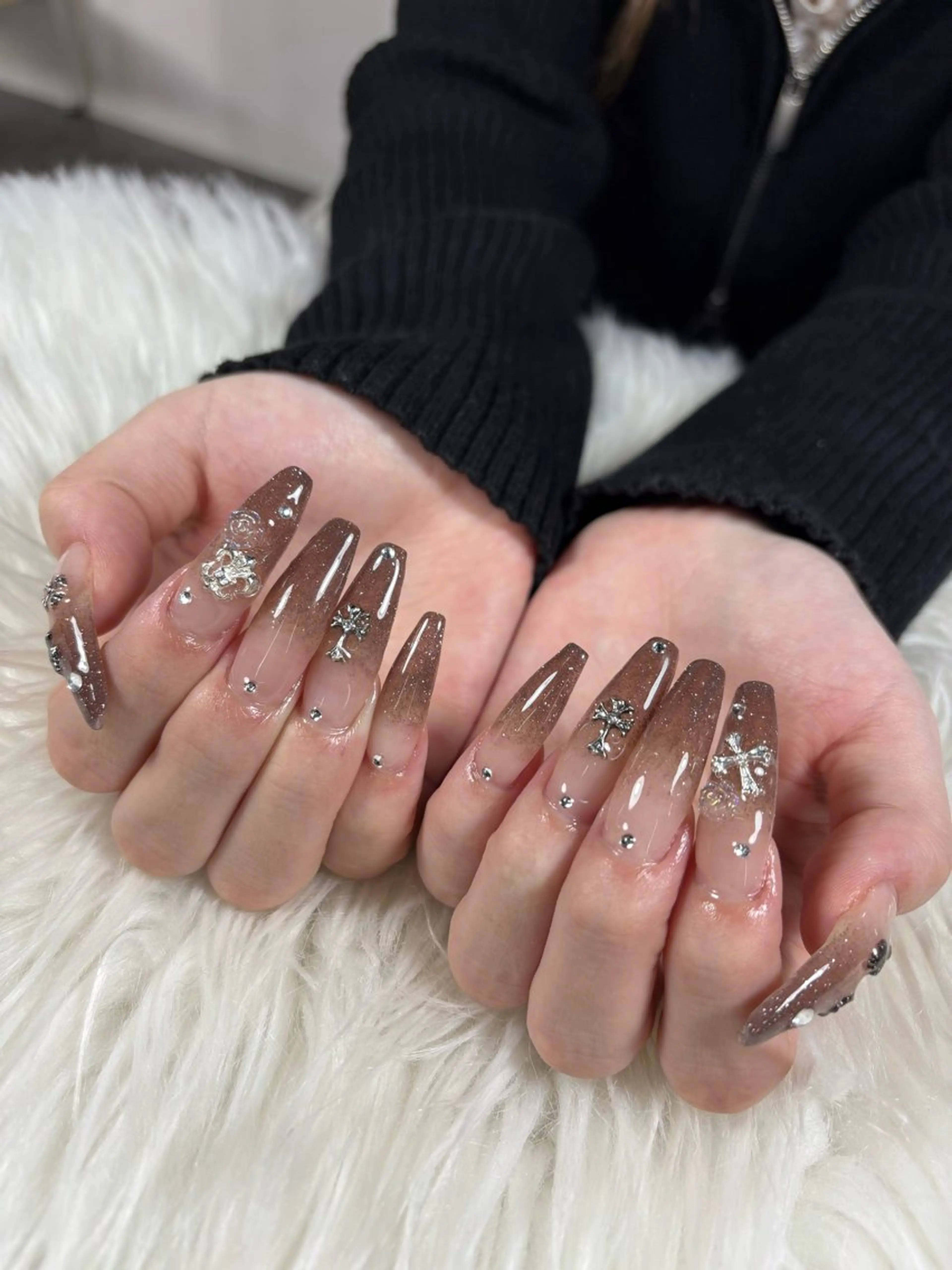 ネイル リアンナ 𝑰𝑶𝑹𝑰のネイルデザイン