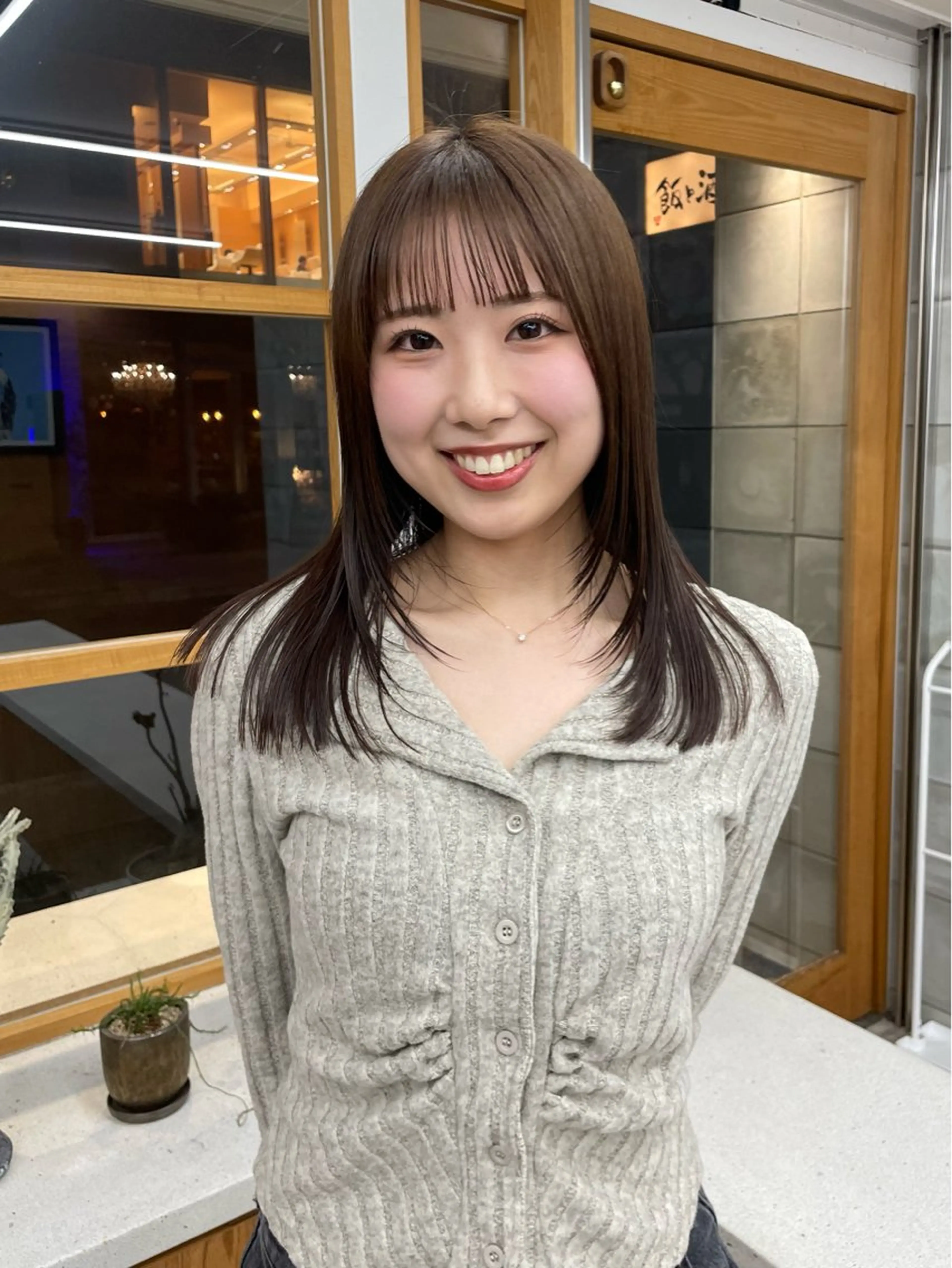 ミディアム 顔まわりレイヤー レイヤーカット 榛葉 夢乃のヘアスタイル