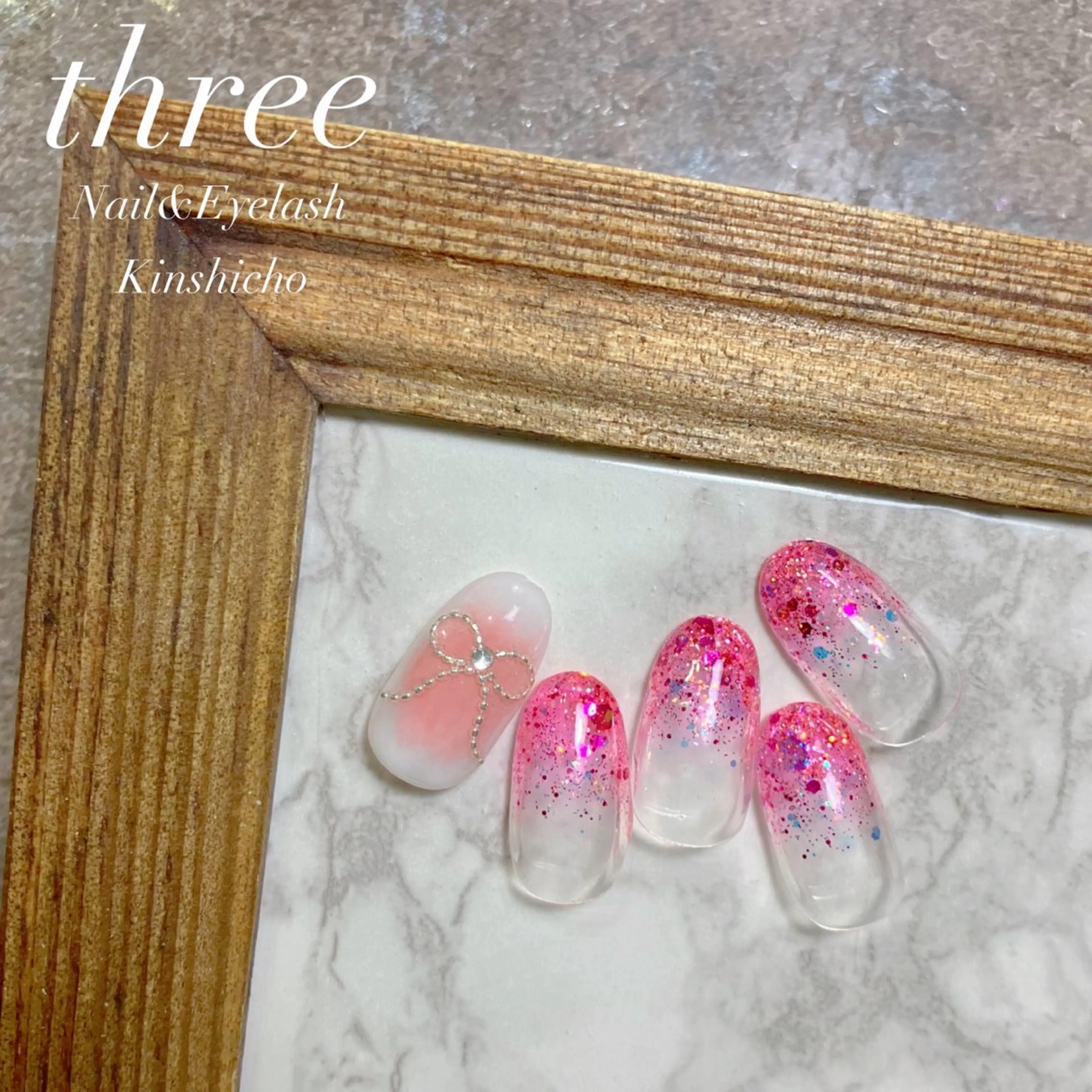 ネイル ジェルネイル 韓国ネイル ラメ(グリッター) リボン ハンドネイル three Nail&Eyeのネイルデザイン