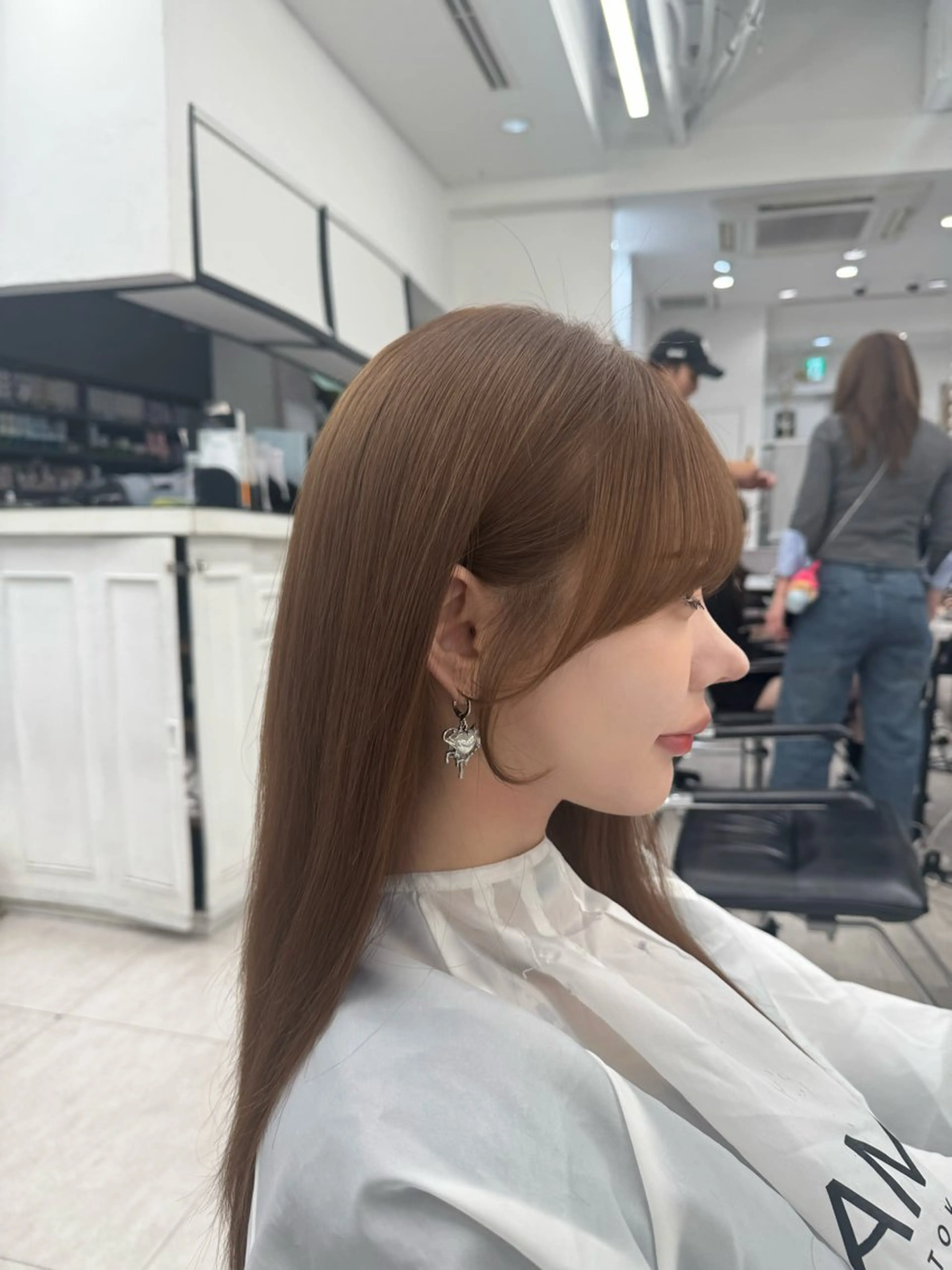 ミディアム カラー 顔周りカット 韓国風ヘア レイヤーカット おくれ毛 サイドバング カット 高島大登/顔周り /レイヤーカットのヘアスタイル