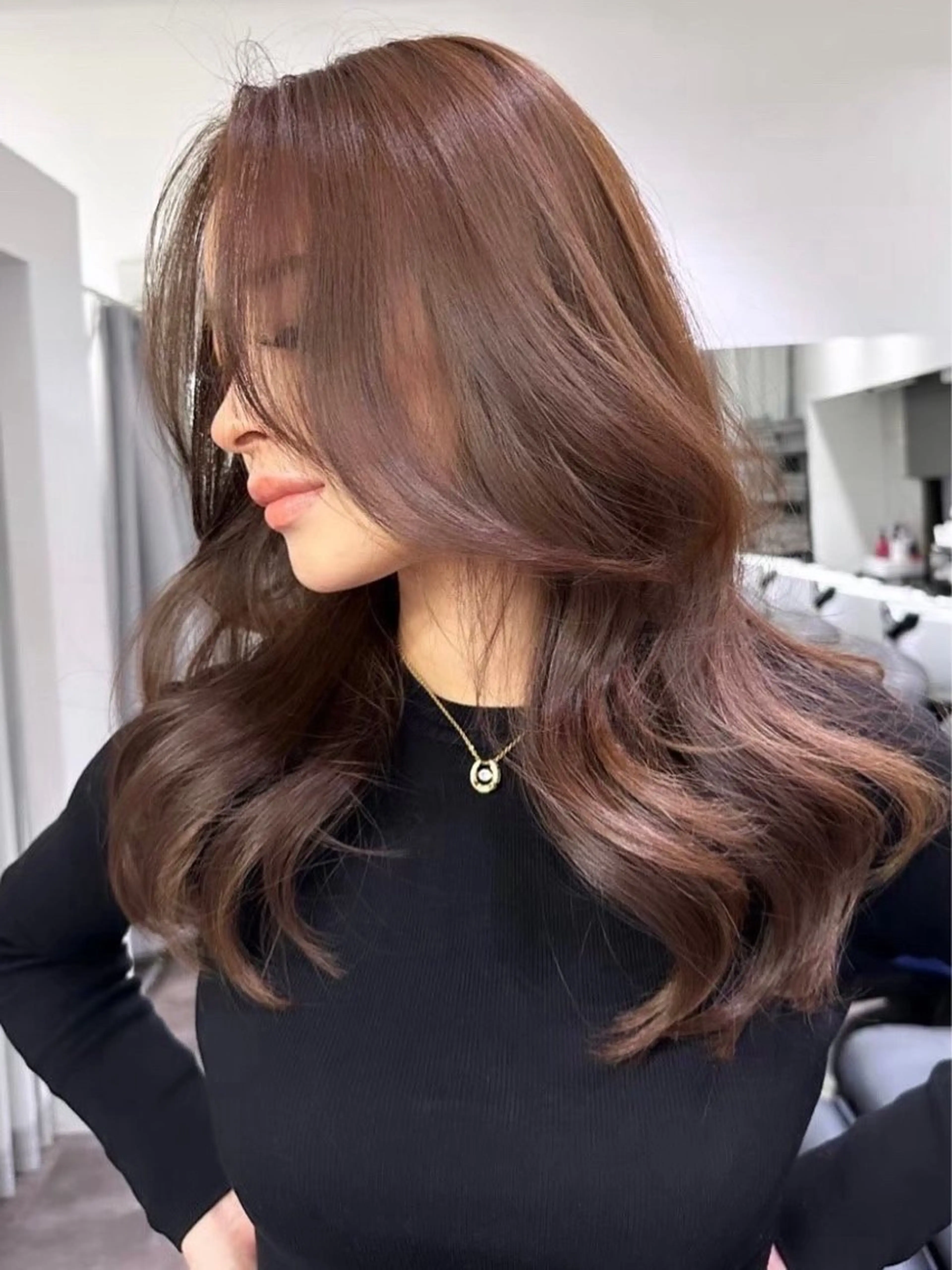 ロング カラー ヘアアレンジ ブラウンカラー 透明感カラー ダークブラウン 韓国風レイヤーカット 艶カラー🫧菊池のヘアスタイル