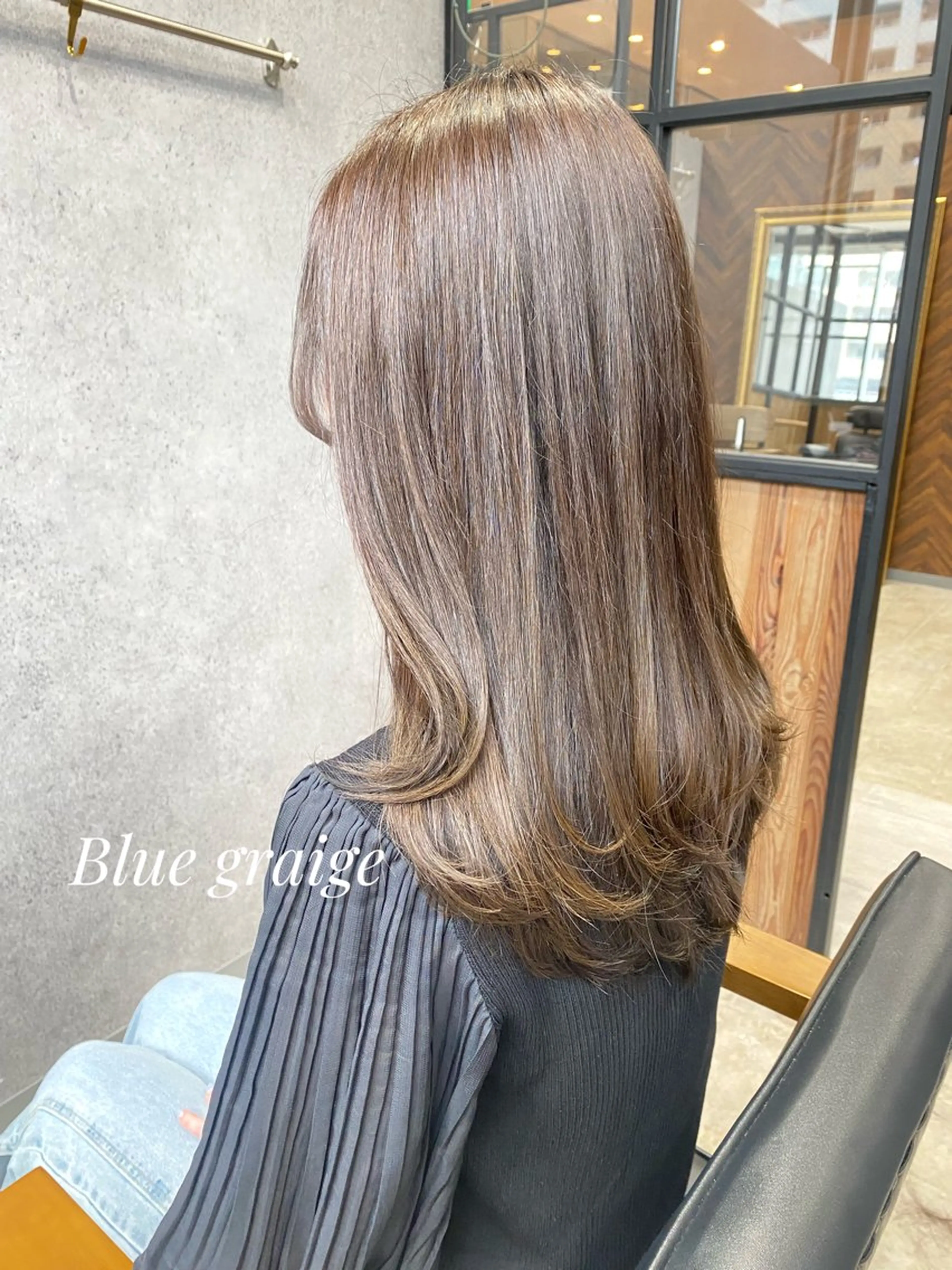 ロング カラー ベージュカラー 透明感カラー レイヤーカット clomus所属・YUKA艶髪 🌸寛ぎ部屋のヘアスタイル