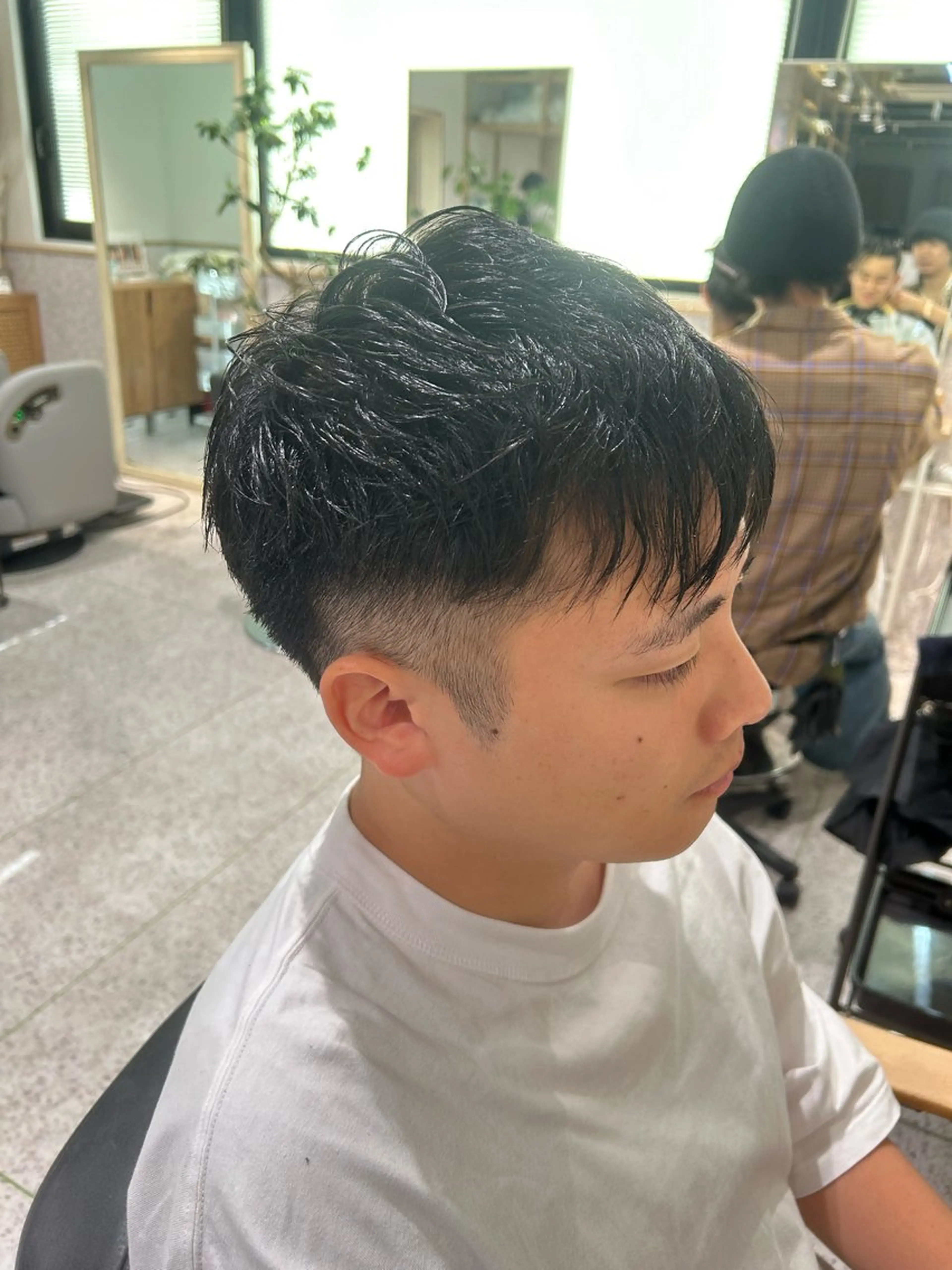 メンズ メンズハイトーン メンズインナーカラー メンズ韓国風 カット パーマ ♡ハイトーン★ ネイル/しの♡のヘアスタイル