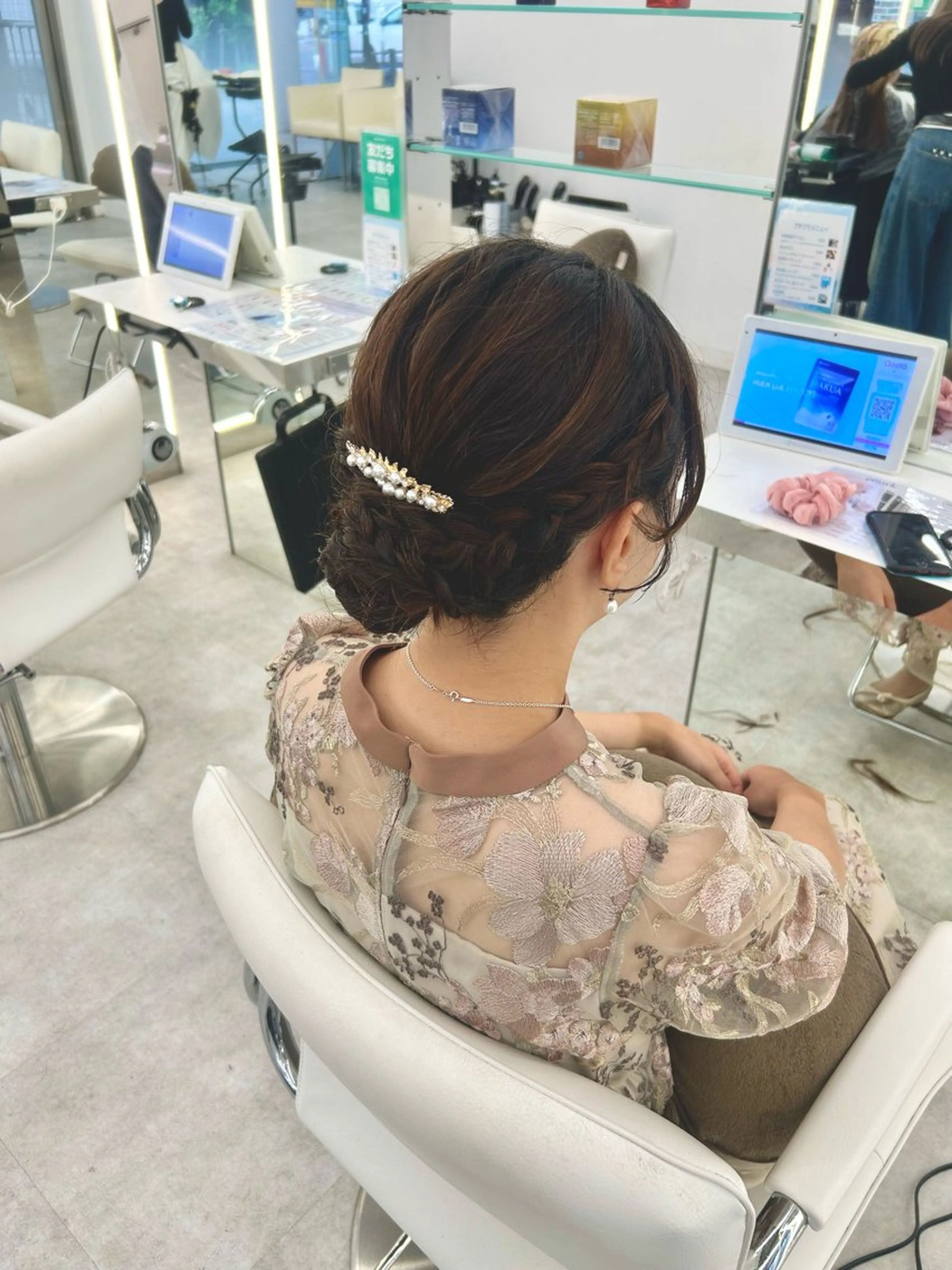 セミロング ヘアアレンジ ヘアセット はるか/ブリーチカラ ー/ヘアアレンジ🤍のヘアスタイル