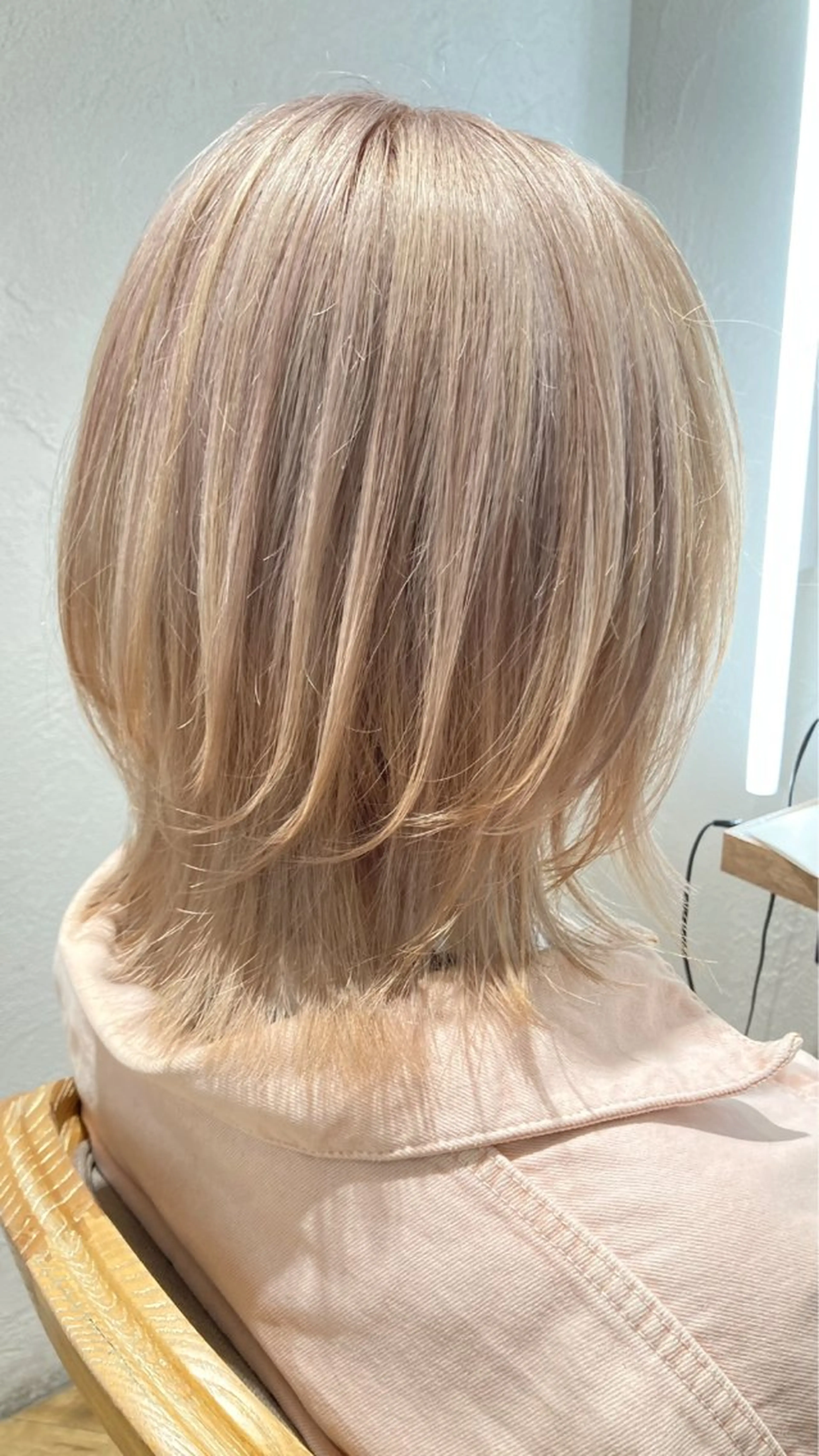 ミディアム カラー ブリーチ ハイトーンカラー GOTODAY シェアサロン梅田NU茶屋町店所属・髪質改善/艶カラー 縮毛矯正/みほのヘアスタイル