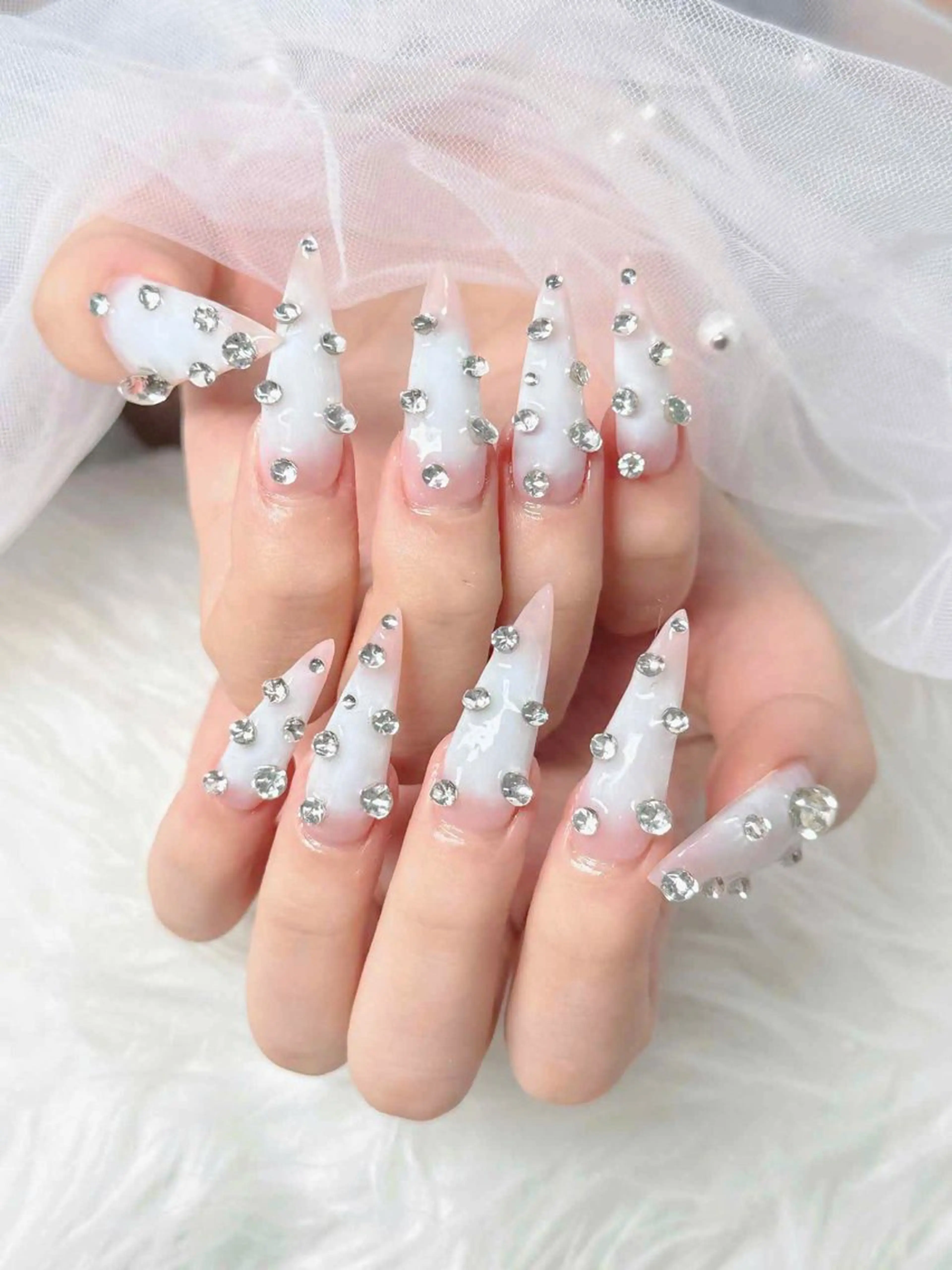 ネイル オーロラネイル フレンチネイル ジェルネイル ハロウィン キラキラネイル ハンドネイル H.baby Nail Salonのネイルデザイン
