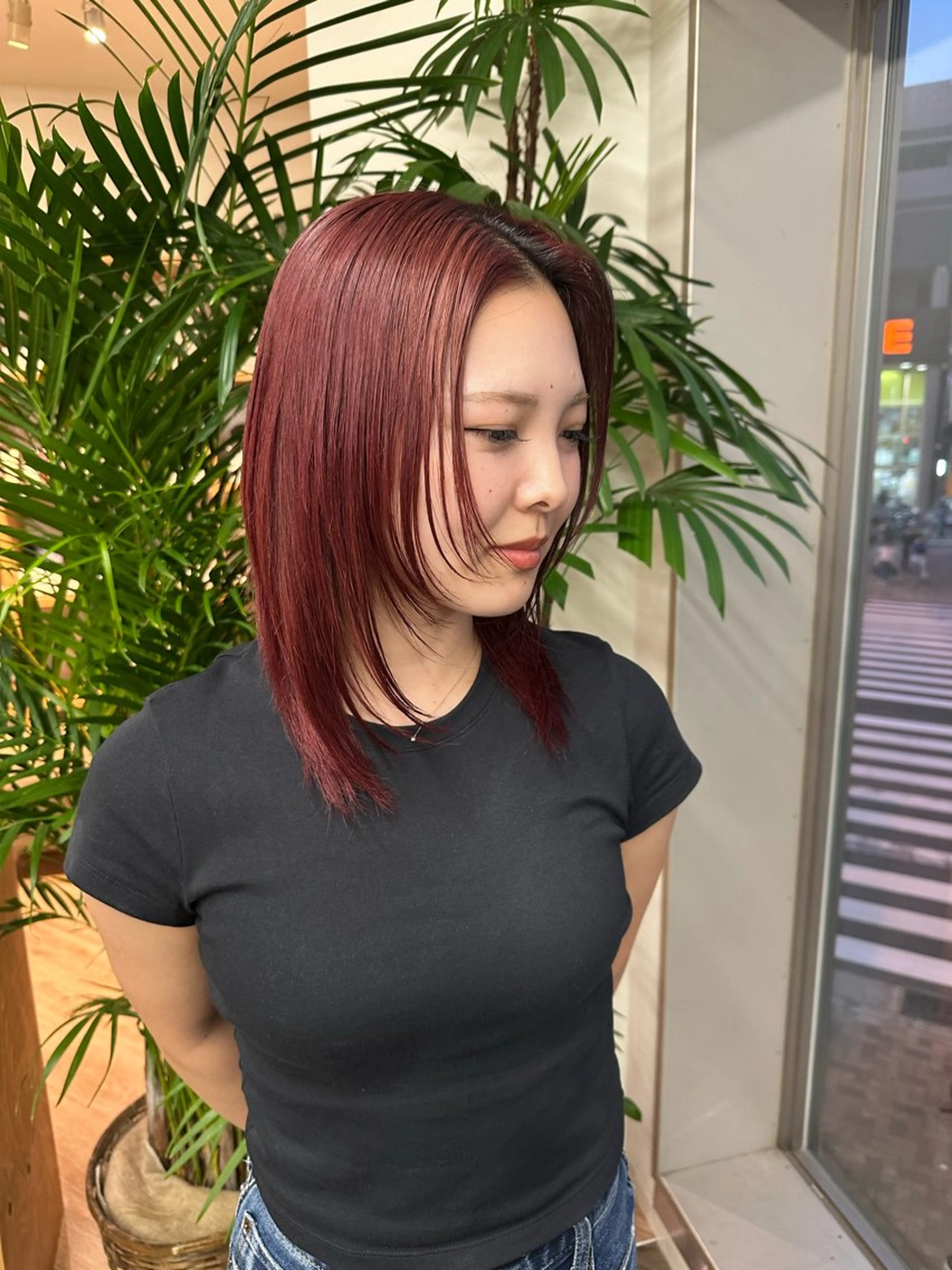 セミロング カラー レッドカラー ヘアカラー 岡山 紗里奈のヘアスタイル