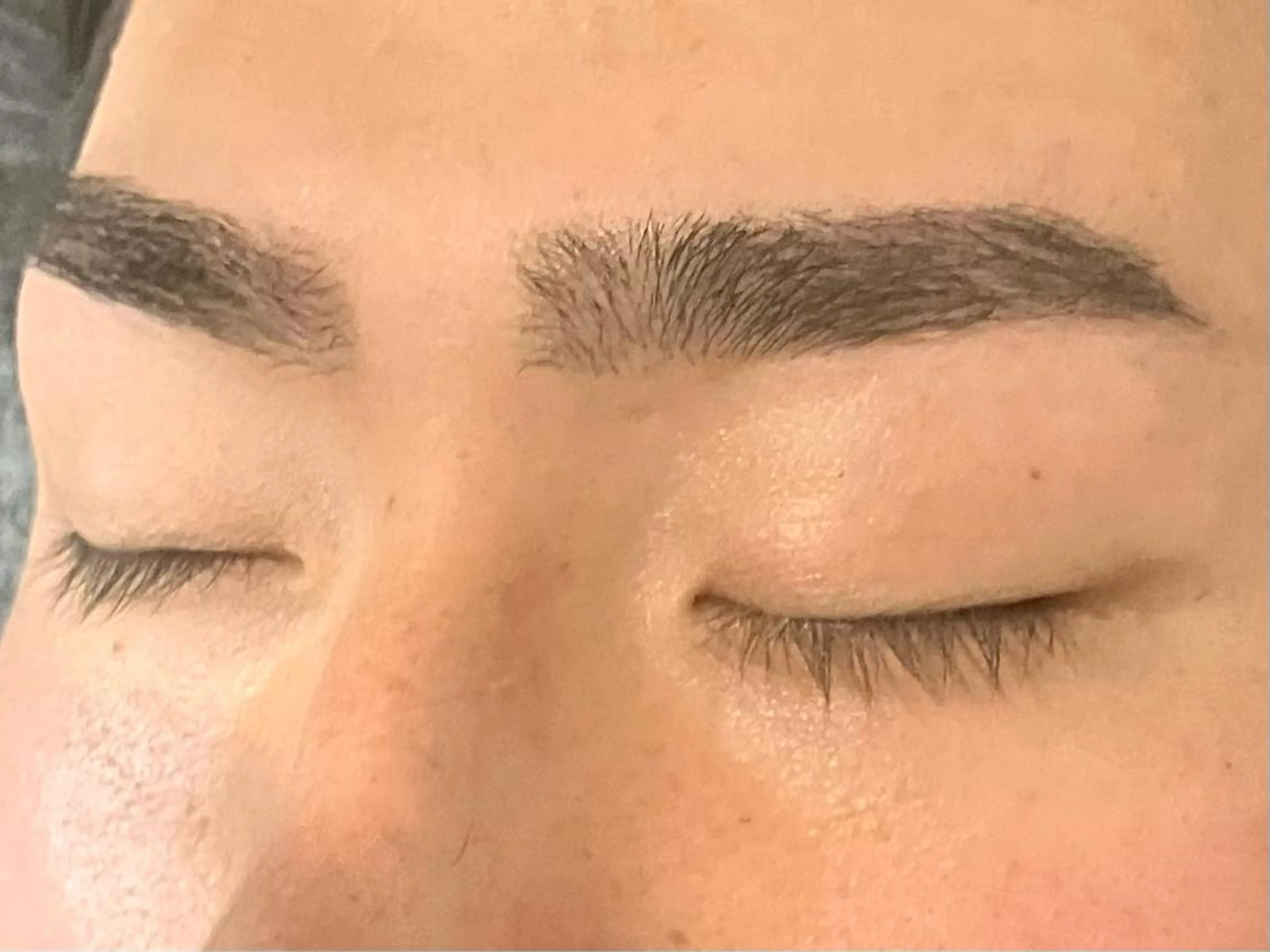 メンズ アイブロウ ar+ hair salon所属・眉毛専門店✨ar+ 新宿 NARUMIの眉毛・アイブロウイメージ