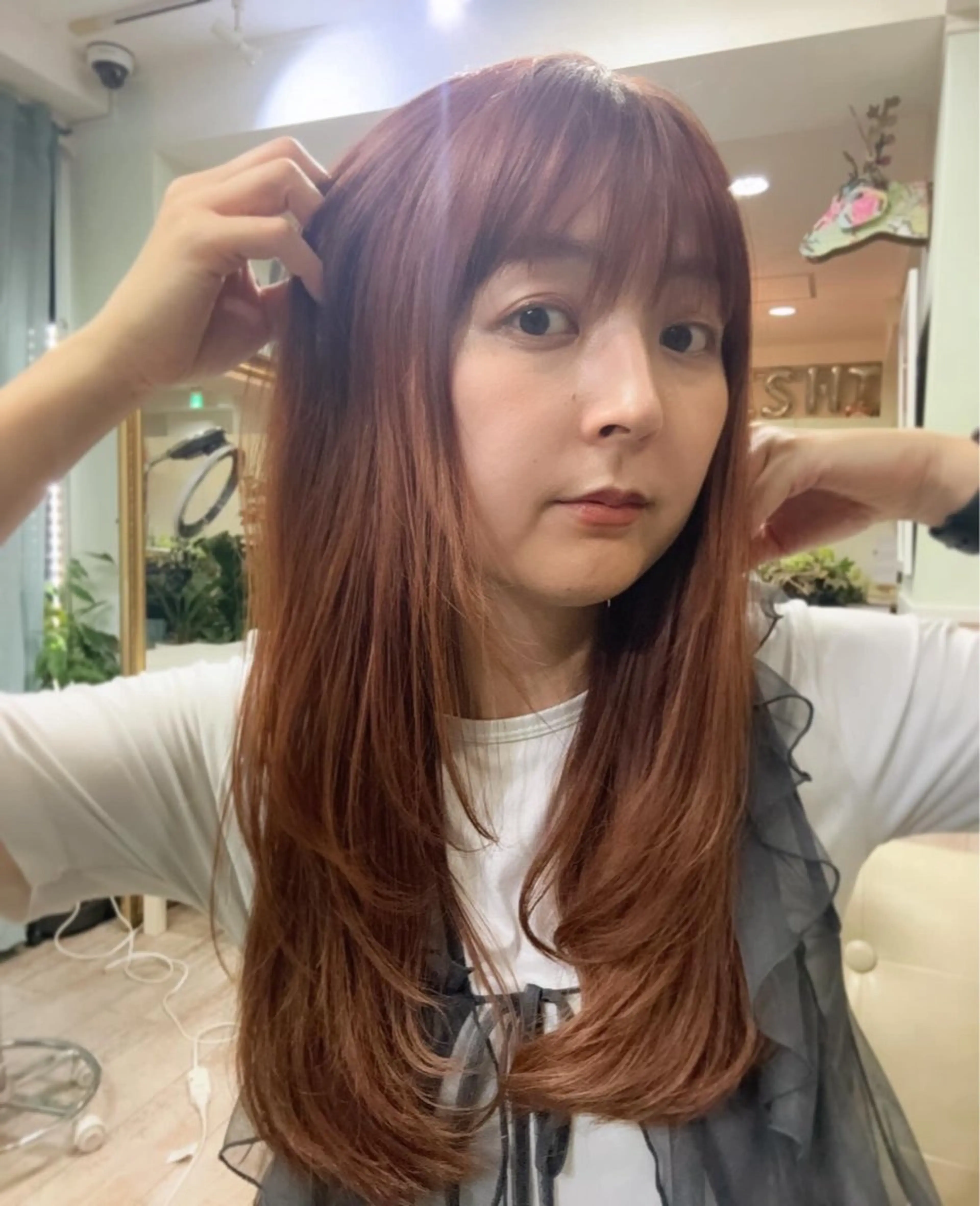 ロング カラー ベージュカラー オレンジ オレンジベージュ 顔周りカット レイヤーカット Eleanor 自由が丘ANNEX所属・個室サロン/ヘアケア デザイン🌼万希のヘアスタイル