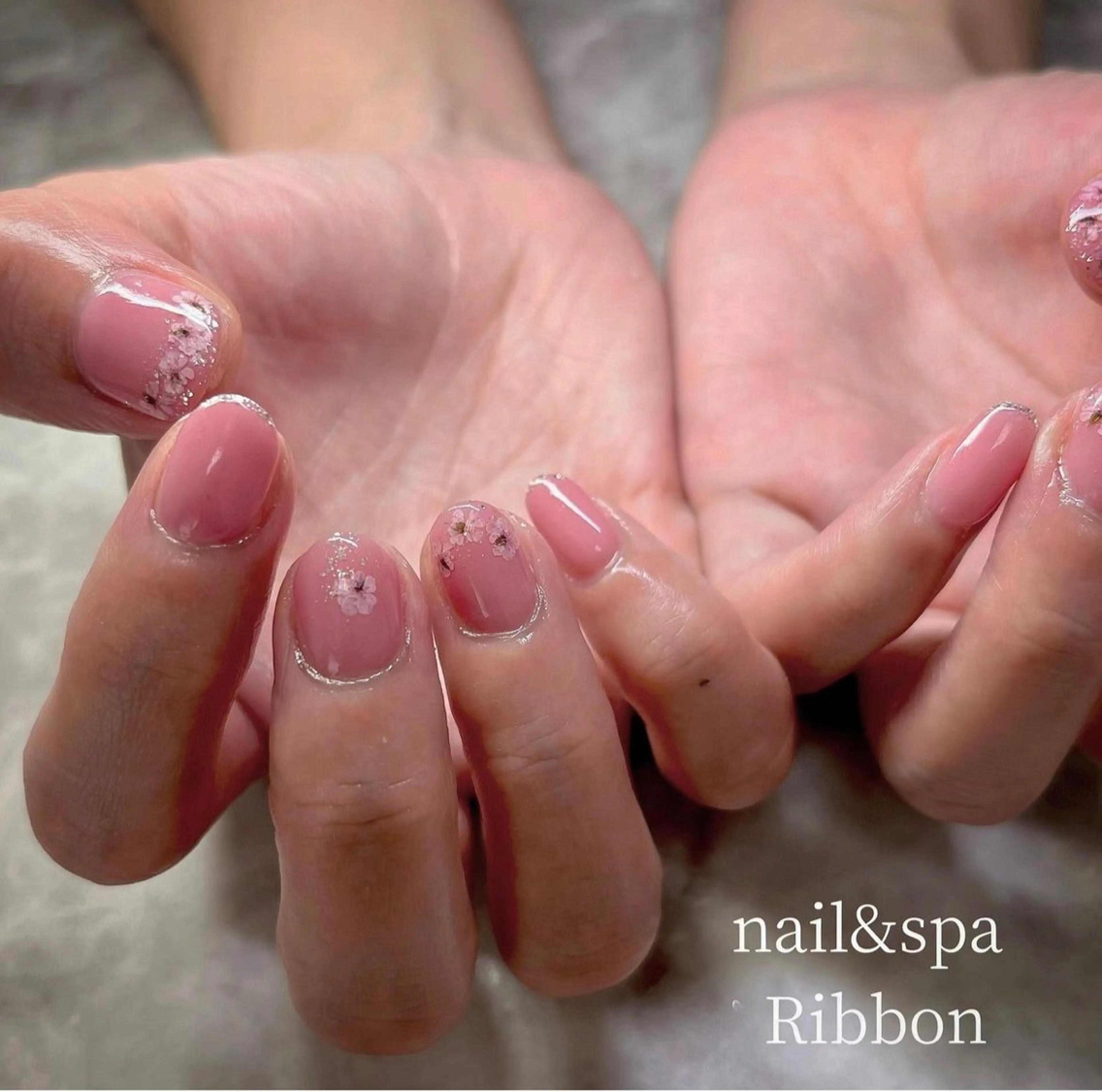 ネイル 東 真百のネイルデザイン