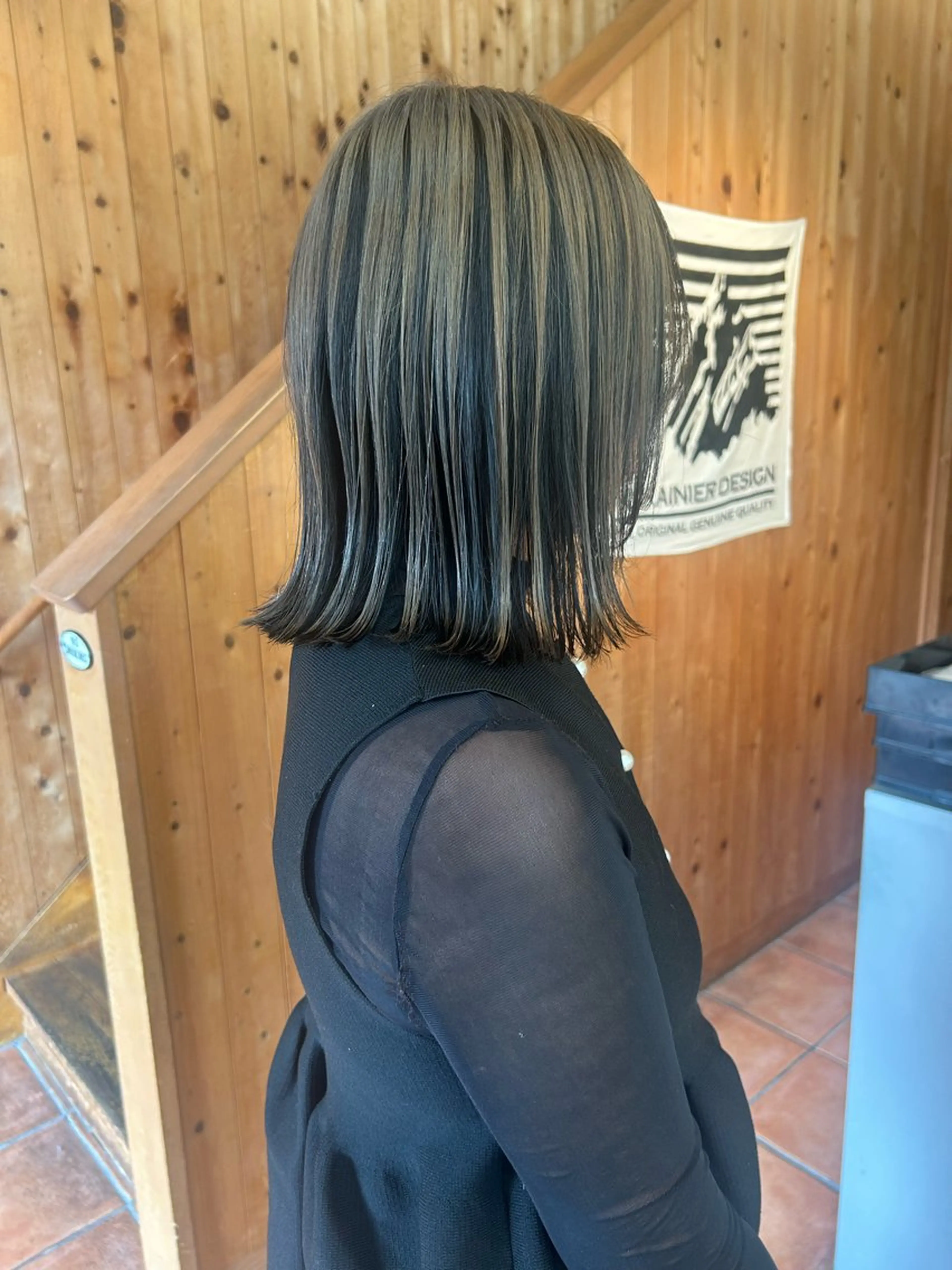カラー 黒髪 ヘアカラー 小倉 瑳莉のヘアスタイル