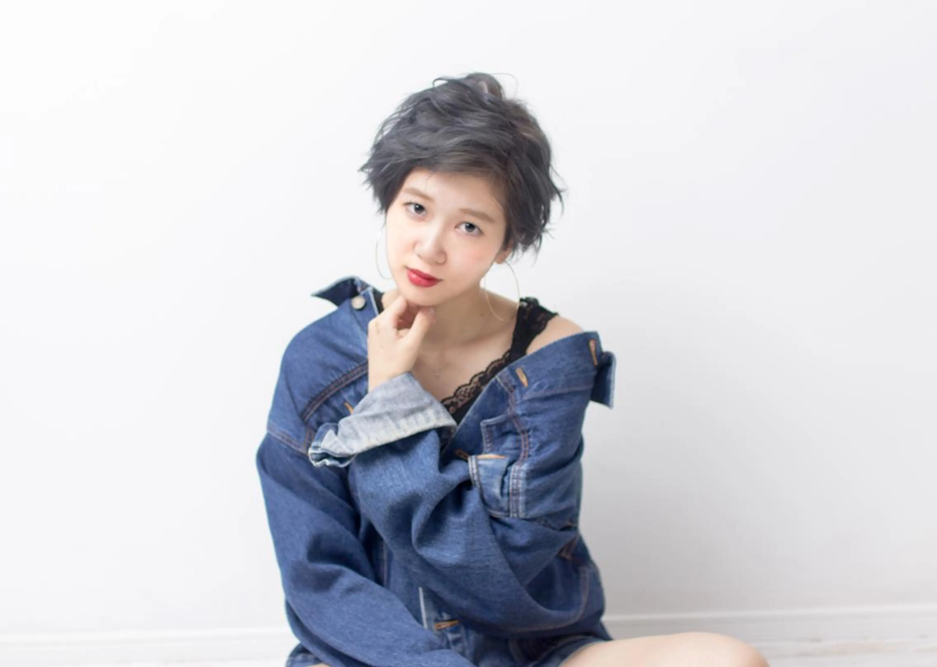 ショート カラー アッシュ ベージュカラー 透明感カラー デザインカラー グレージュ 佐藤 愛美のヘアスタイル