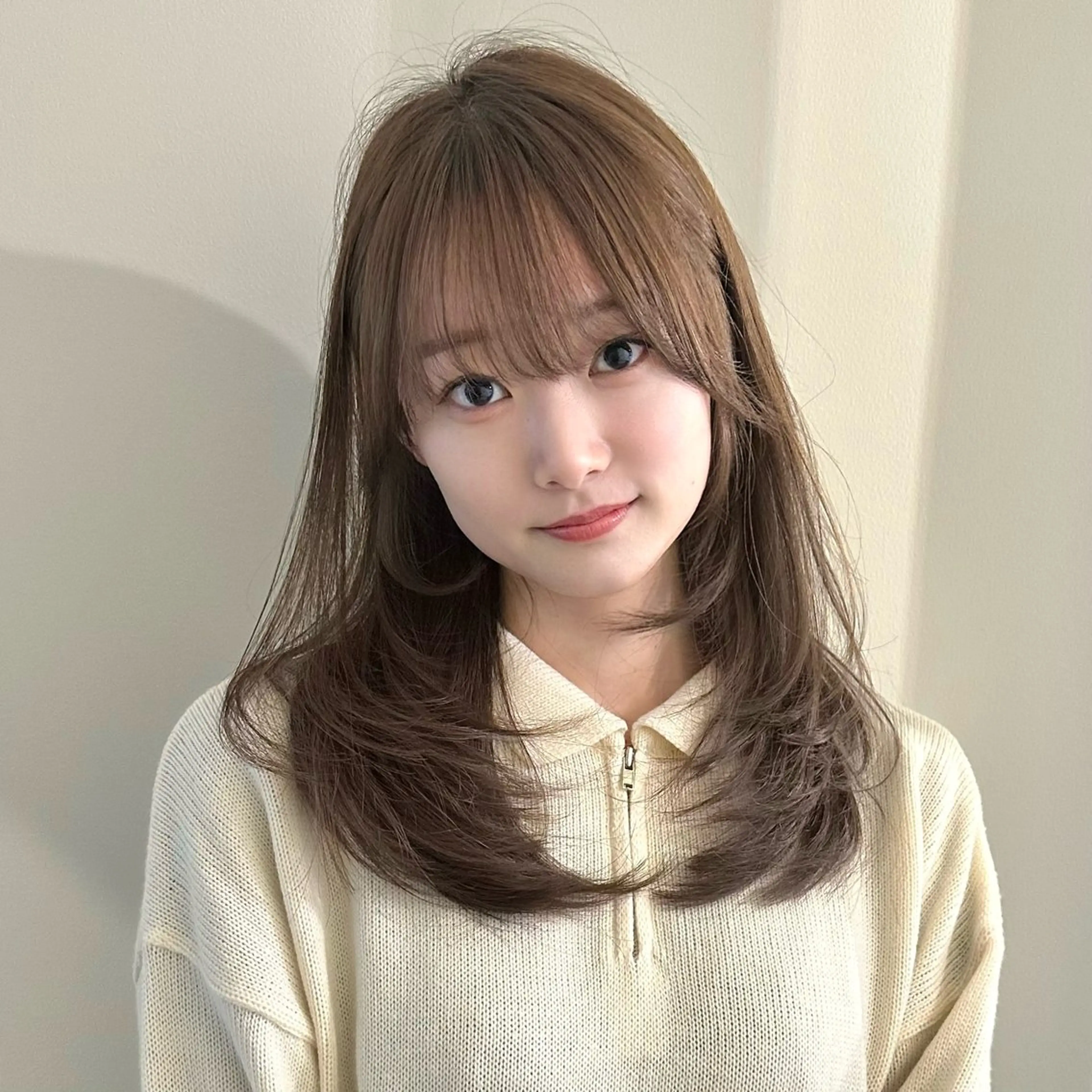 ミディアム カット ヘアカラー トリートメント 🌹ハッシュカット、 レイヤー韓国ヘア🌹のヘアスタイル