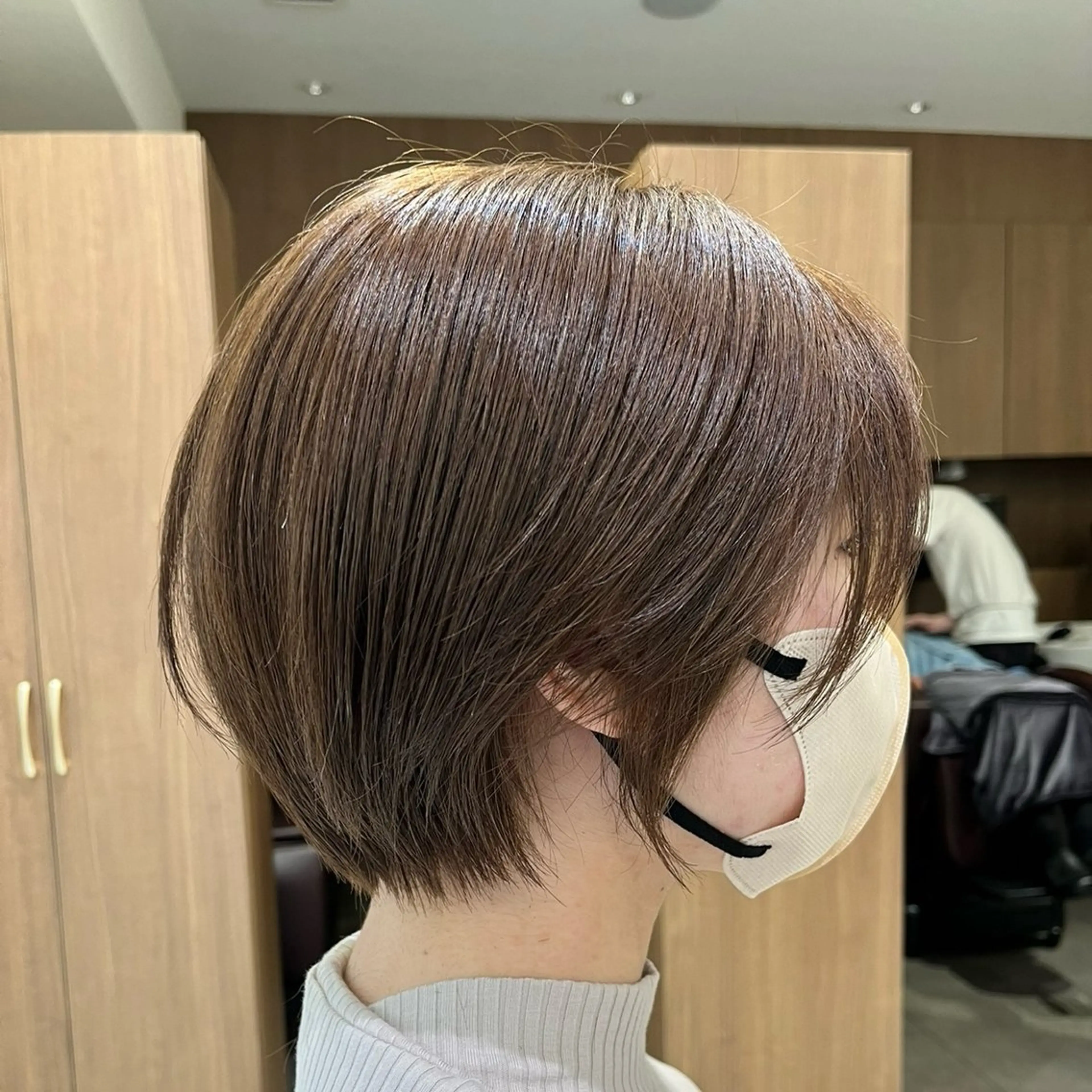 ショート カラー 崎山 紗吏のヘアスタイル