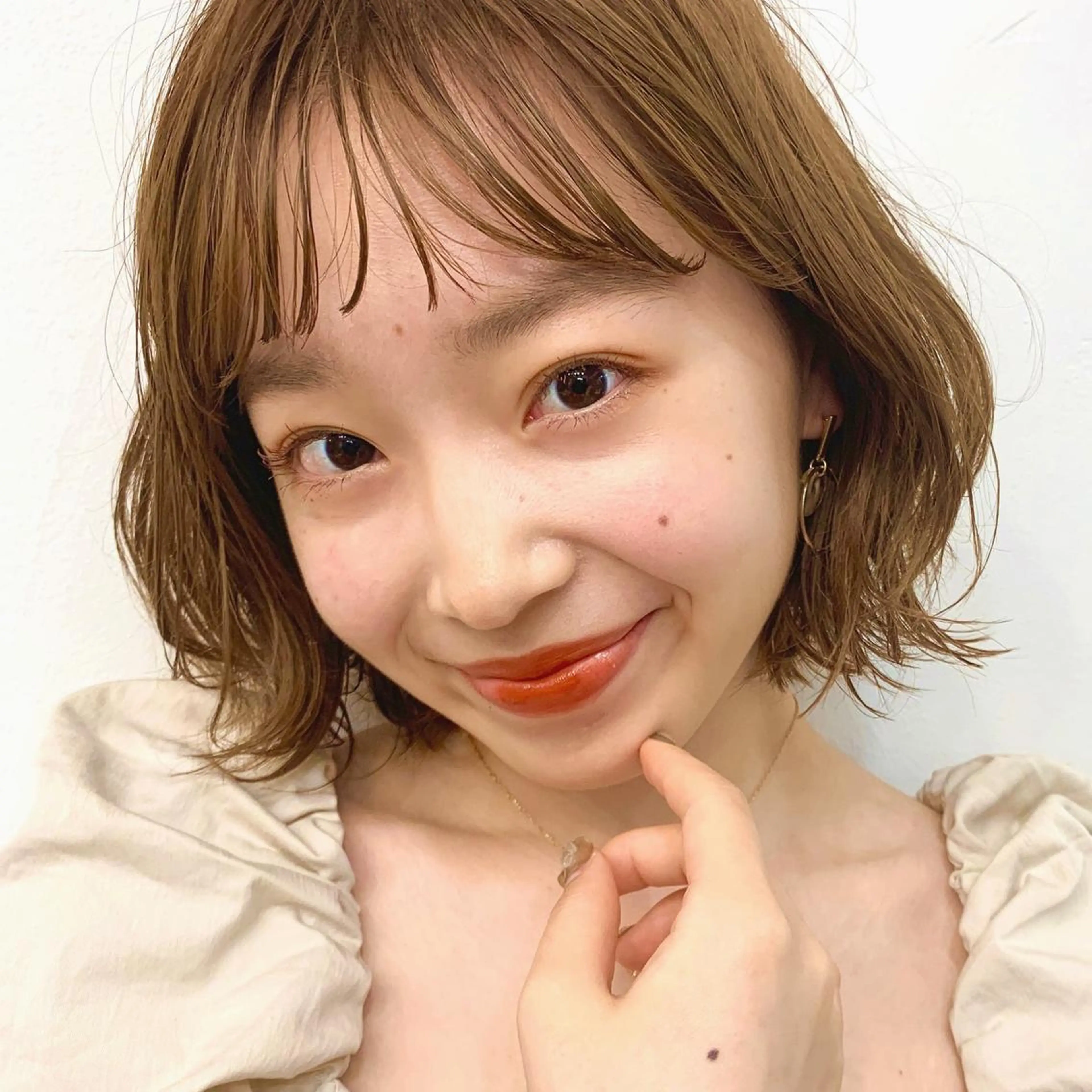 ミディアム カラー ベージュカラー ココアベージュ ボブ ヘアカラー トリートメント chama レイヤーカットのヘアスタイル