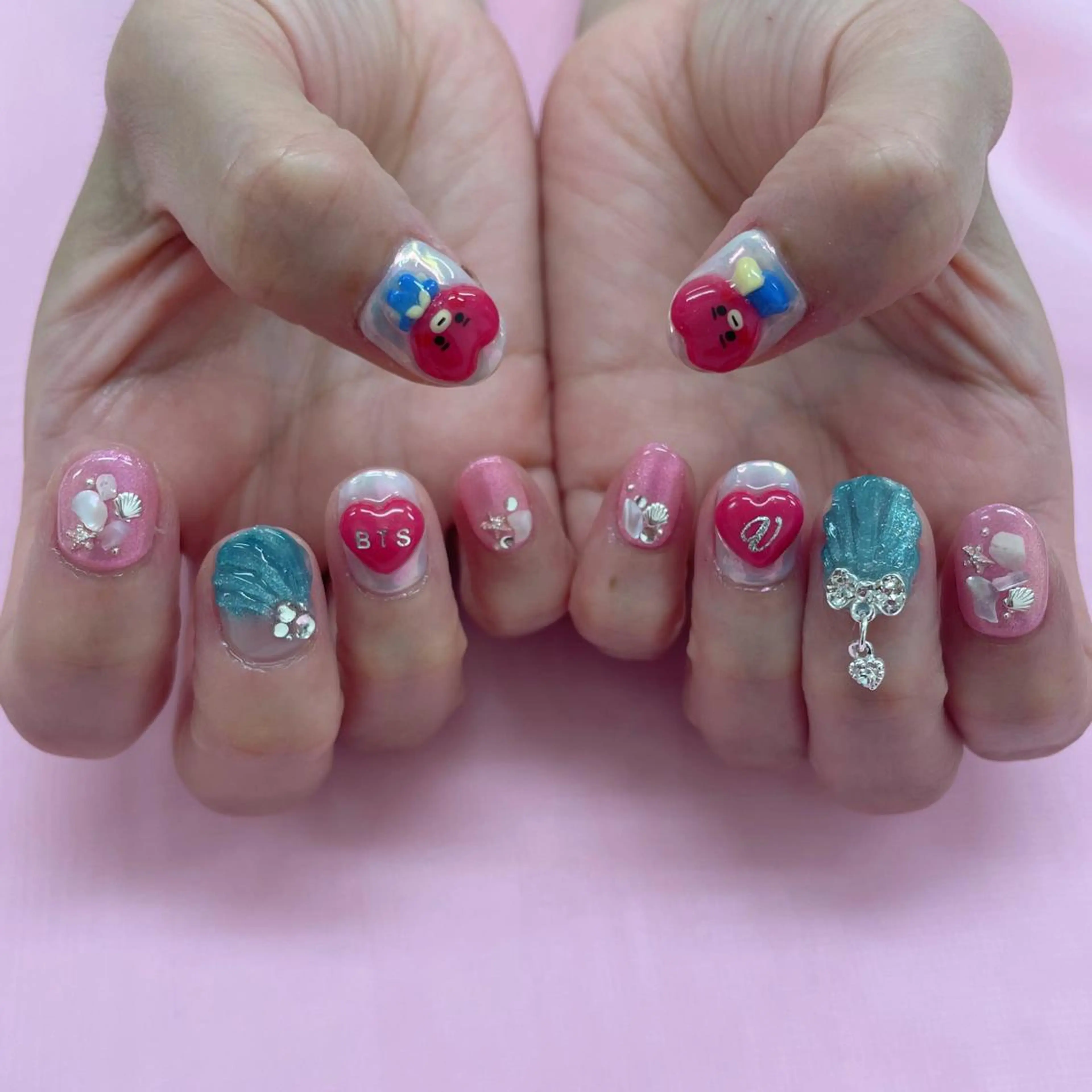 ネイル リボン ハンドネイル 五十嵐 美智のネイルデザイン