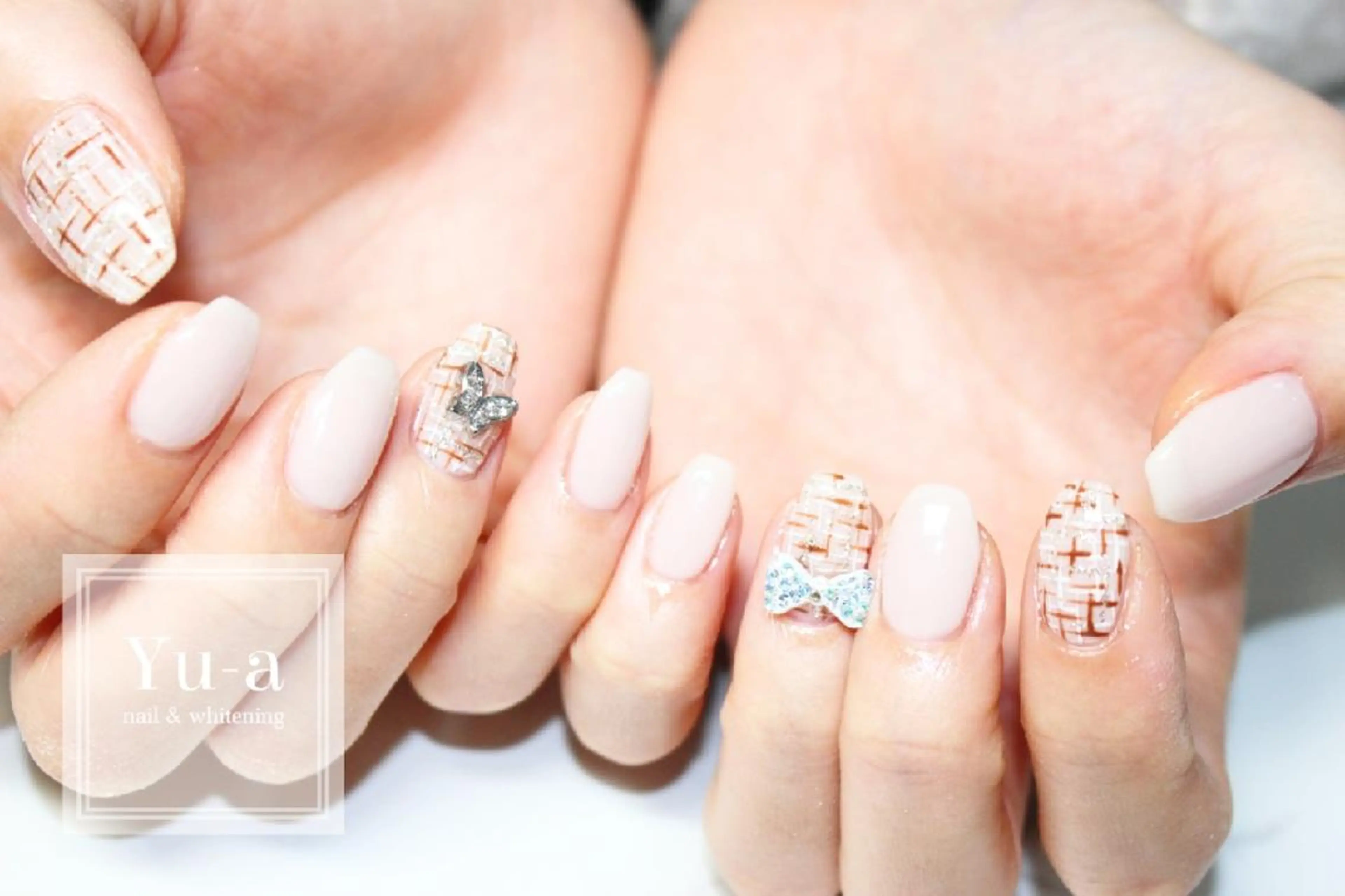 ネイル リボン ツイードネイル ホワイト 冬ネイル yu-a☆  ネイル ＆ホワイトニングのネイルデザイン