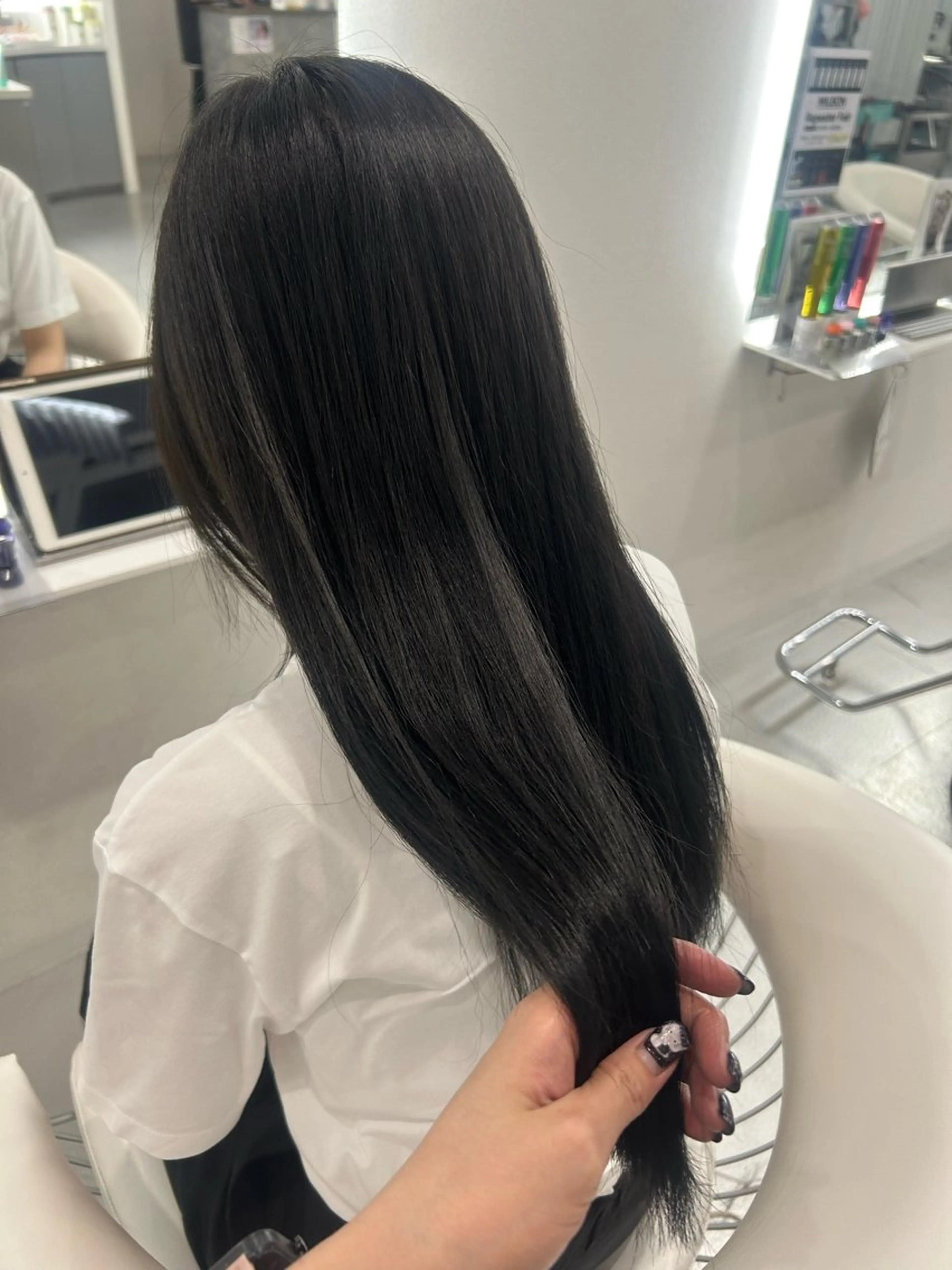 ロング カット ヘアカラー あやめ🪽 オリーブ/ハイトーンのヘアスタイル