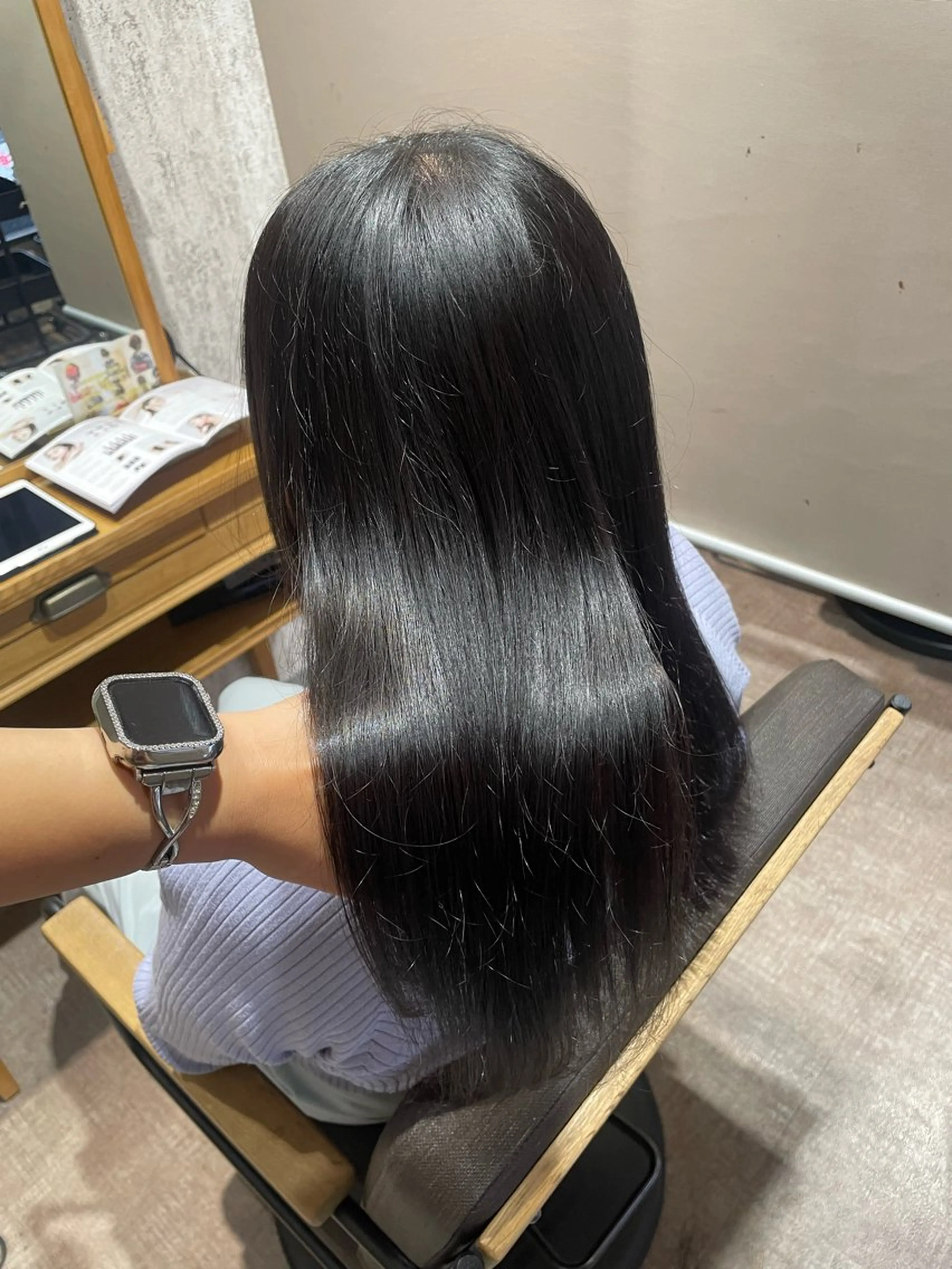 セミロング カラー カット ヘアカラー 石川 聖奈のヘアスタイル