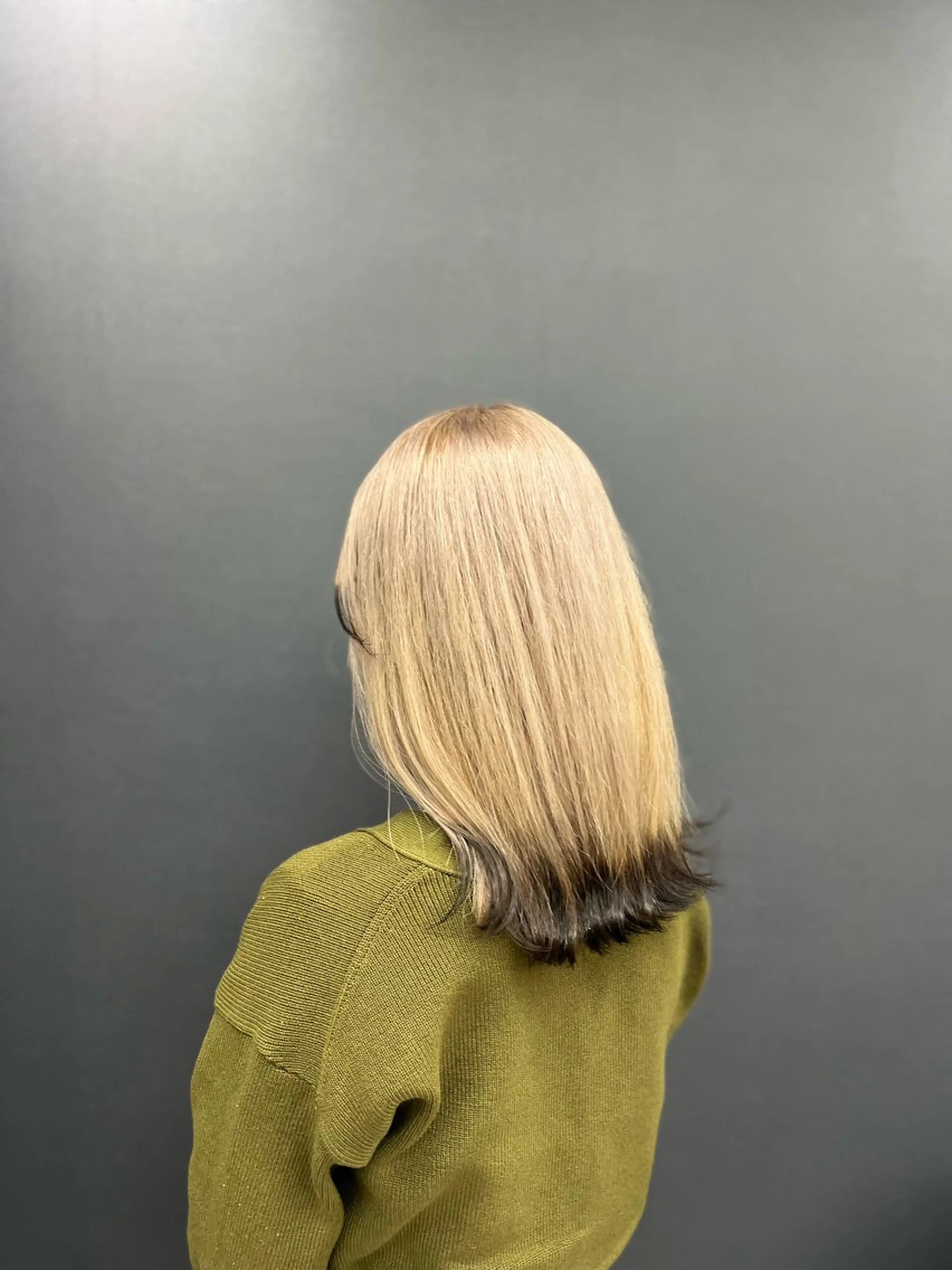 セミロング カラー ベージュカラー 黒髪 デザインカラー ミルクティーベージュ ヘアカラー トリートメント White梅田  ／ COCOのヘアスタイル