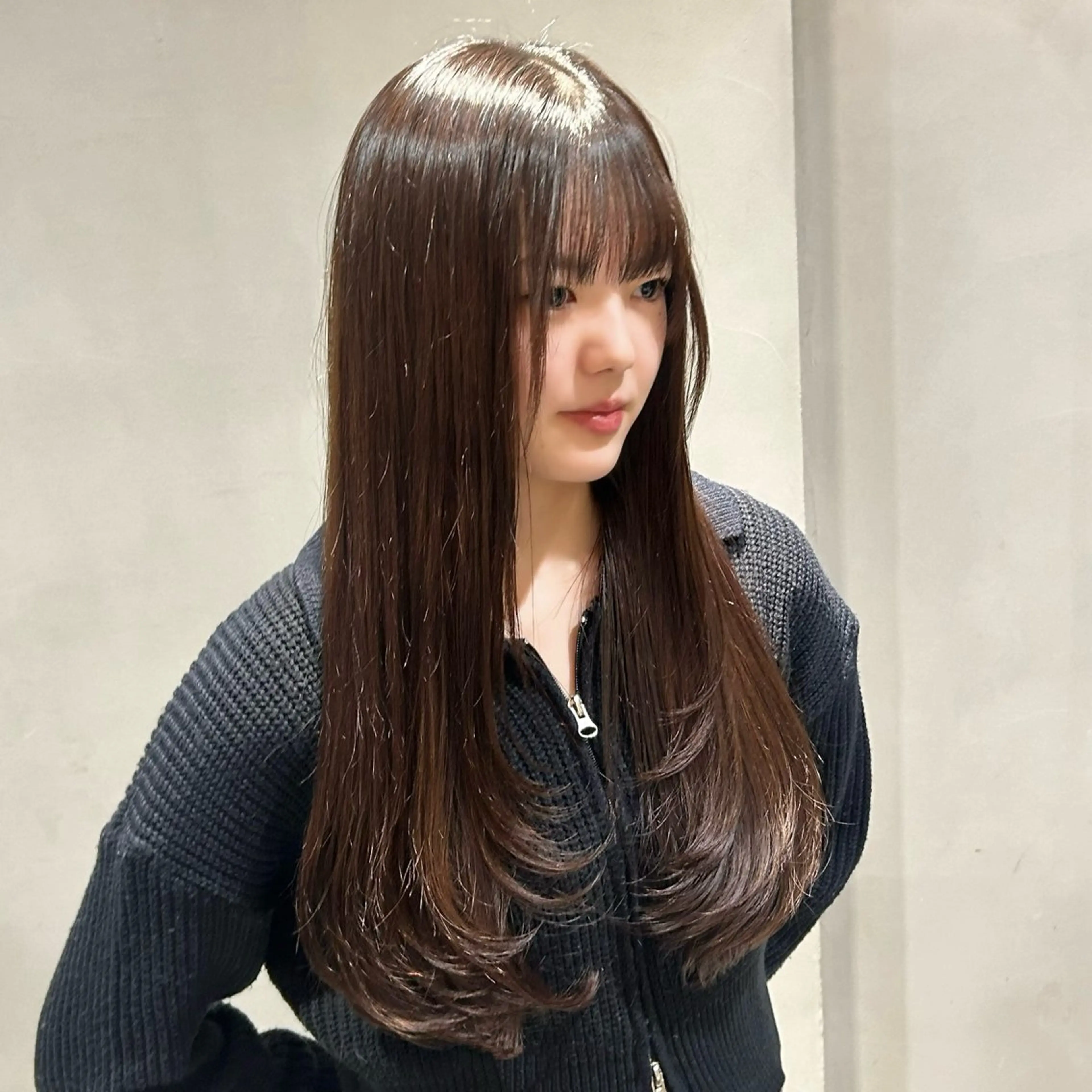 ロング レイヤーカット 縮毛矯正 ︎︎🌟韓国艶カラー ︎🌟璃奈 (ﾘﾅ)のヘアスタイル