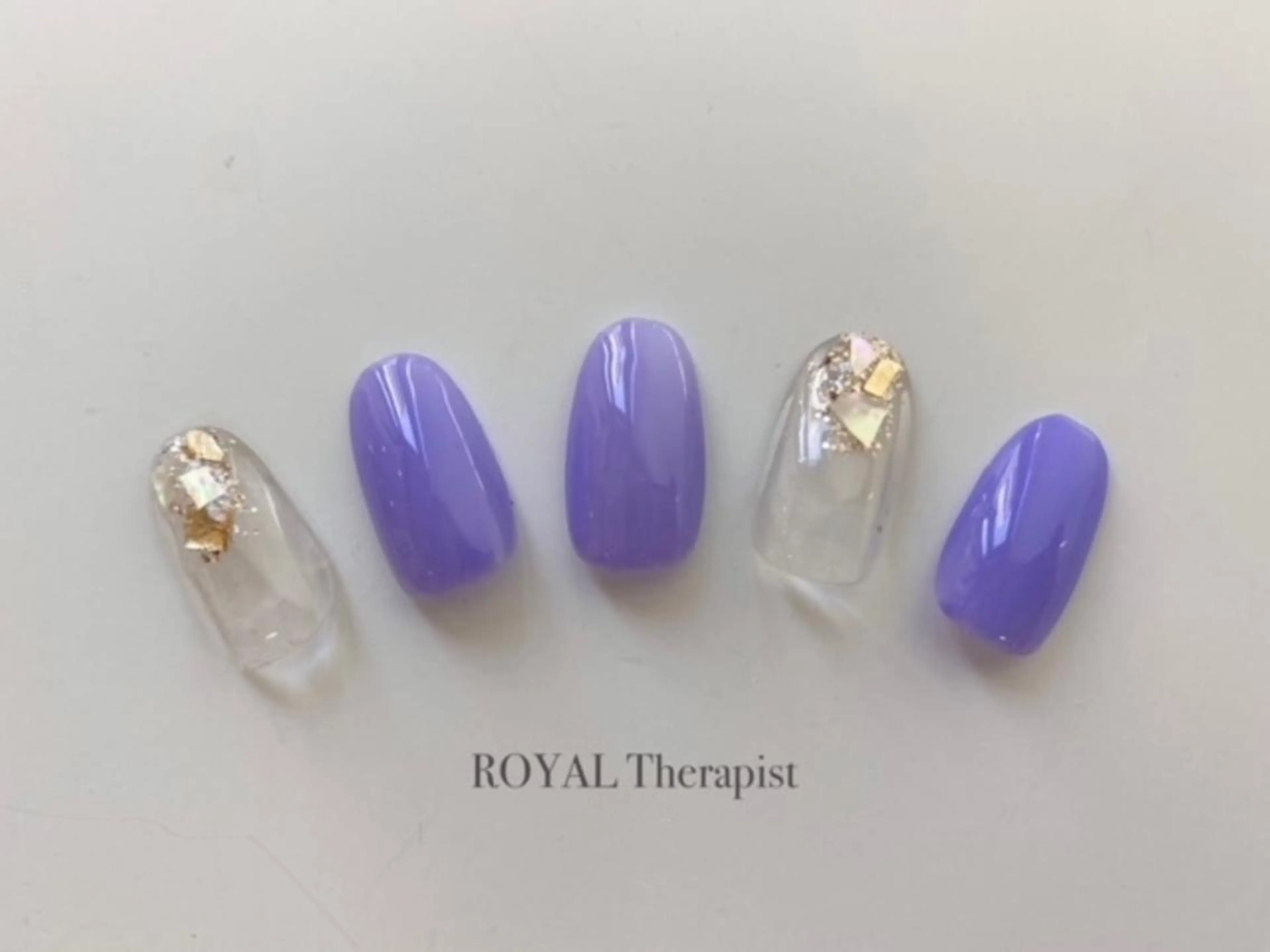 ネイル 【尾下】 ロイヤル•セラピストのネイルデザイン