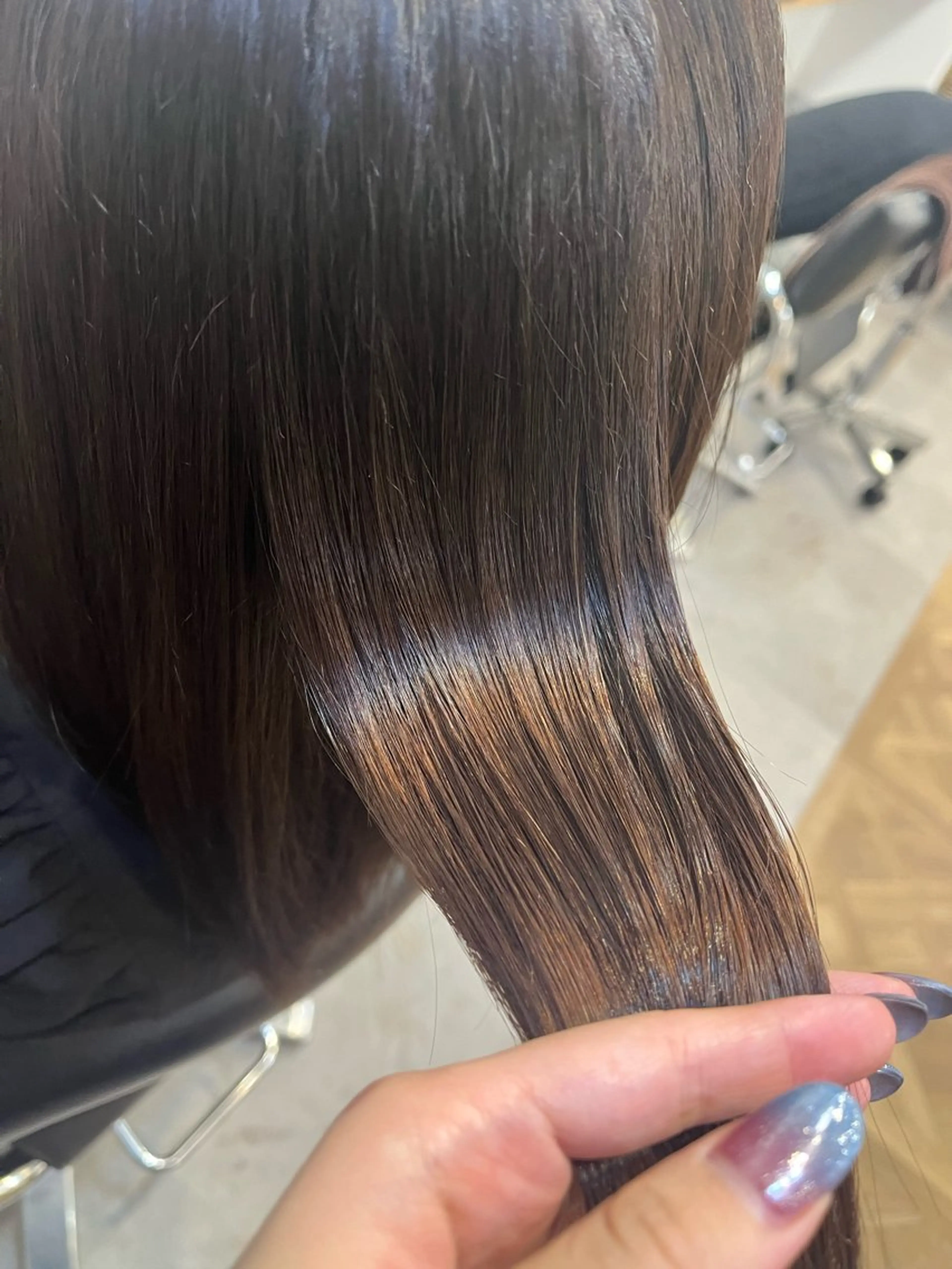 セミロング カラー 黒川 綾音のヘアスタイル