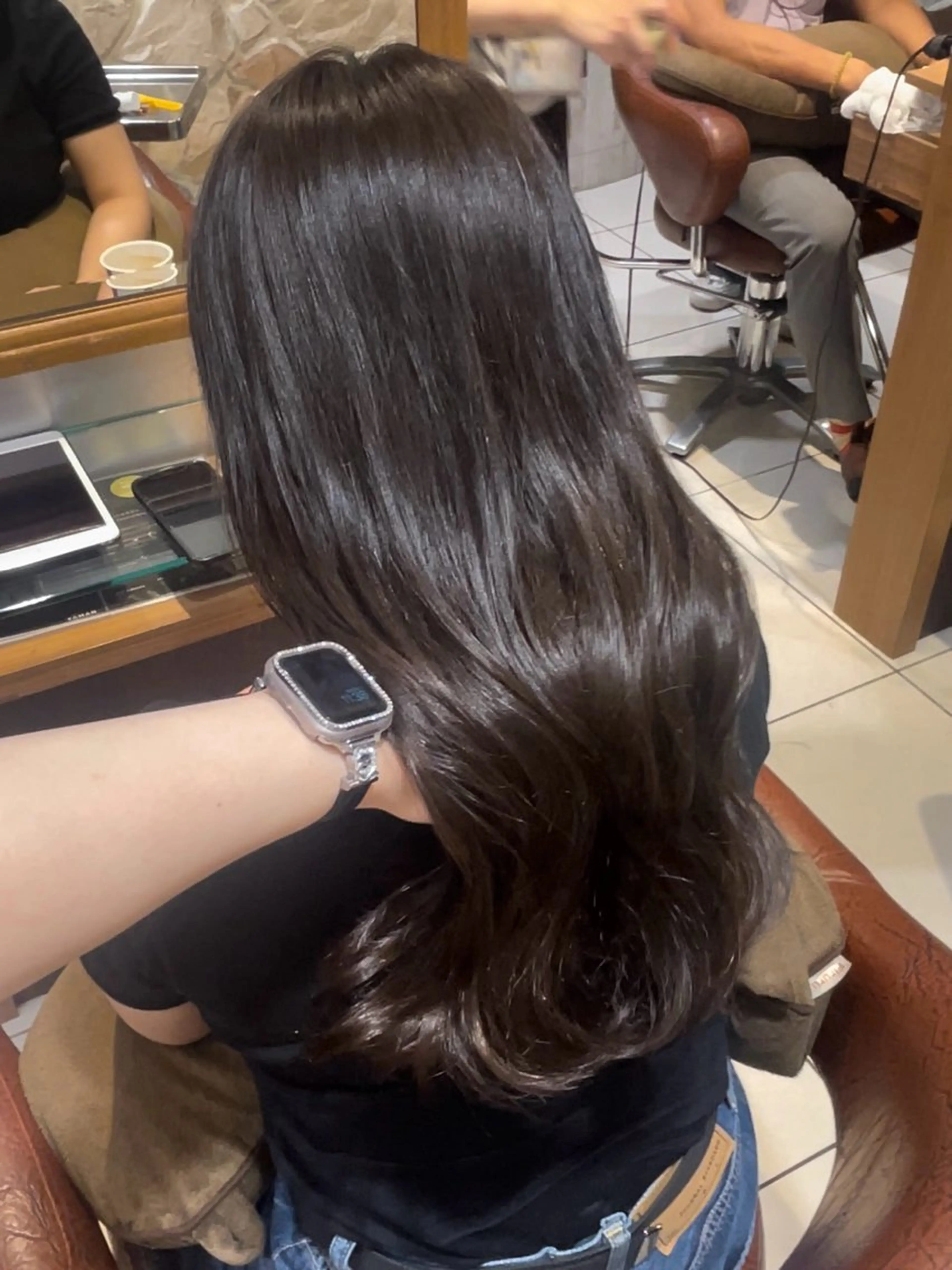 ロング カラー 赤みを押えたカラー➰ ケアブリーチのヘアスタイル